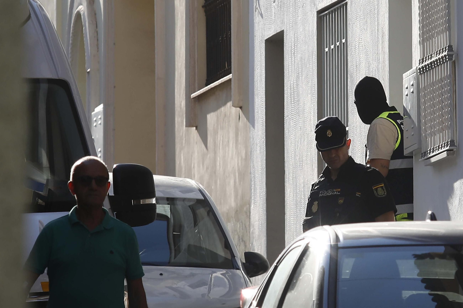 Fotos del operativo contra el tráfico de drogas en la barriada de La Bajadill, en Algeciras