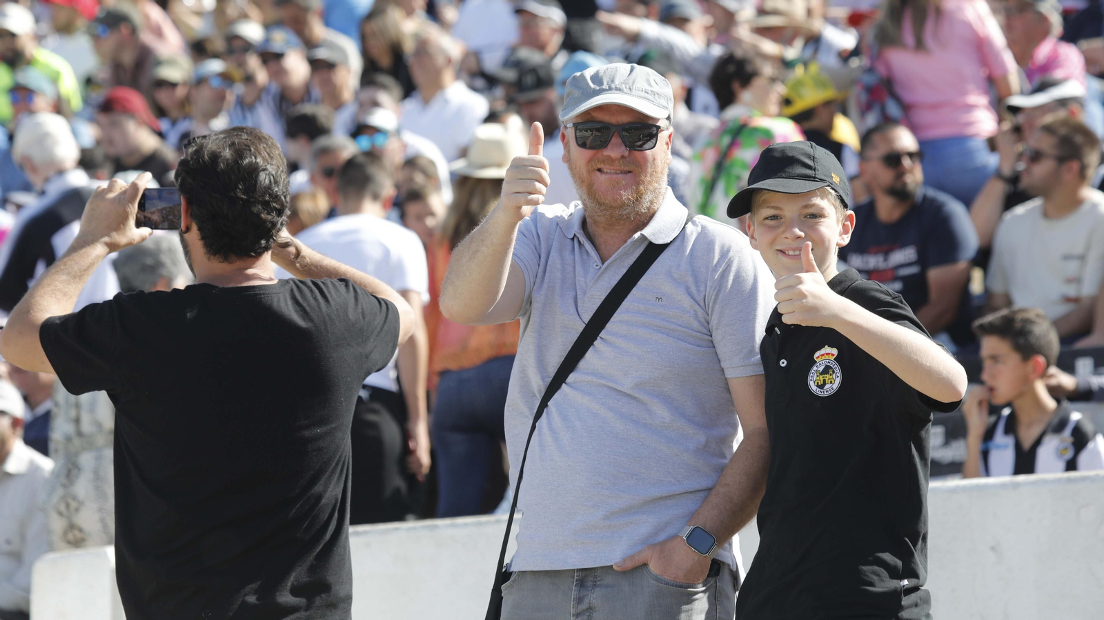 Fotos de la afición durante el encuentro de la Balona - Real Madrid Castilla