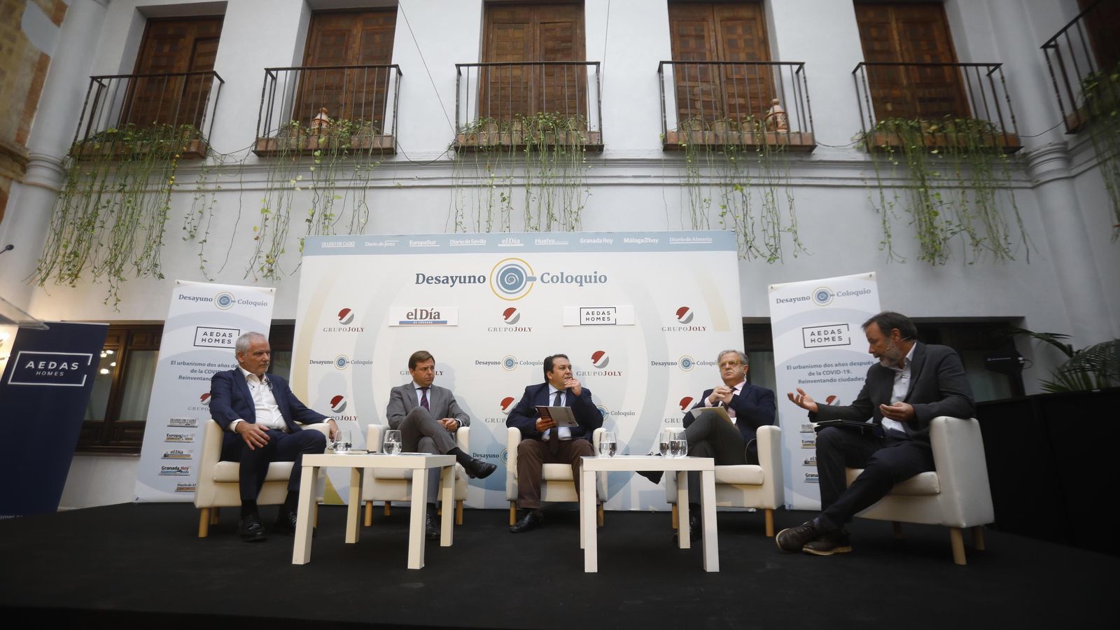 Un momento del debate en el Hotel Hospes Palacio del Bailío.