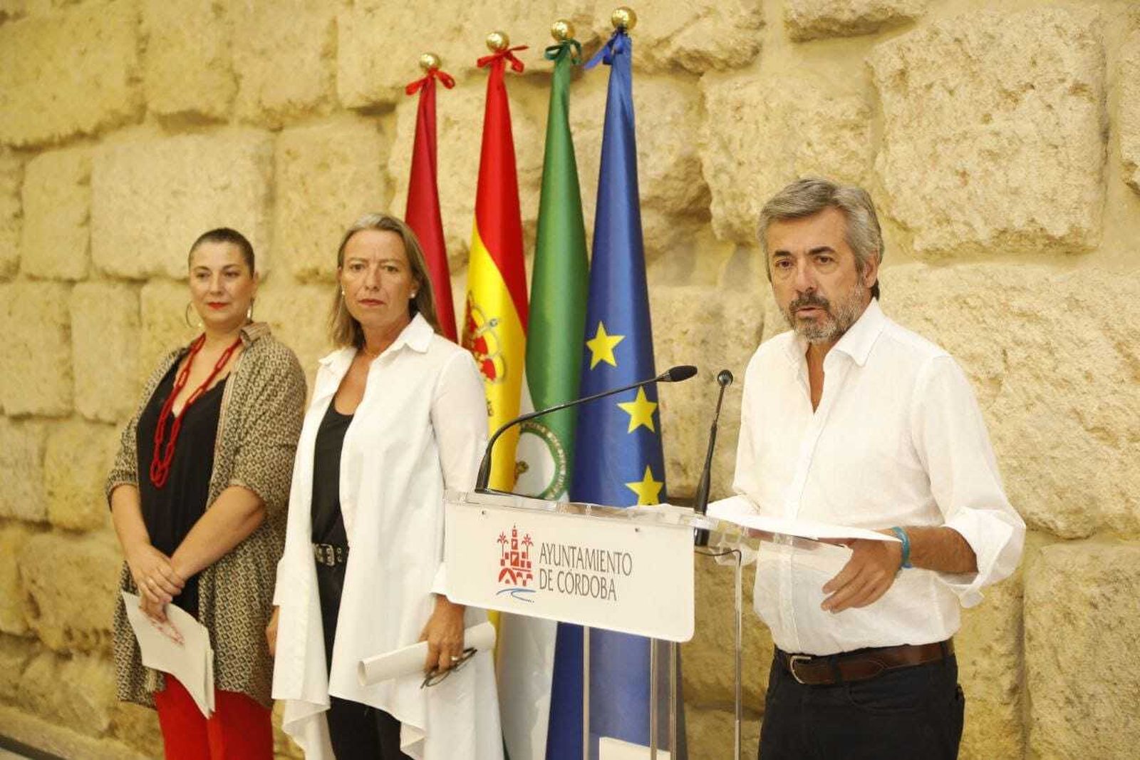 Un momento de la rueda de prensa después de la junta de gobierno local.