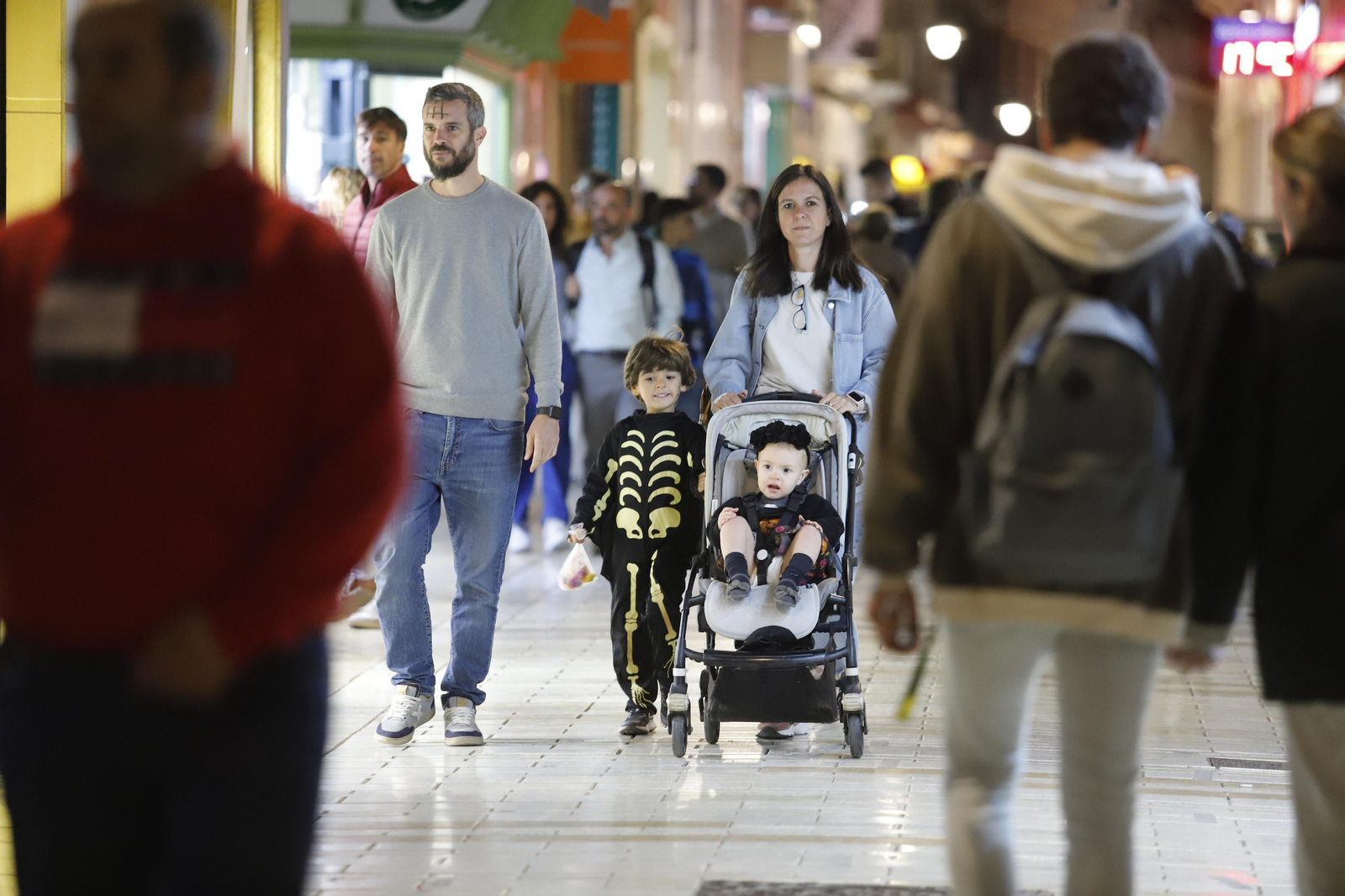 Ambiente de Halloween en las calles de Huelva