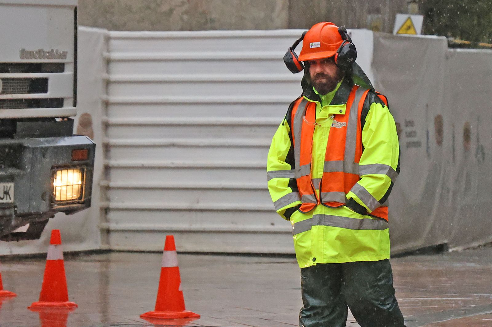 Imágenes de una mañana lluviosa en la capital