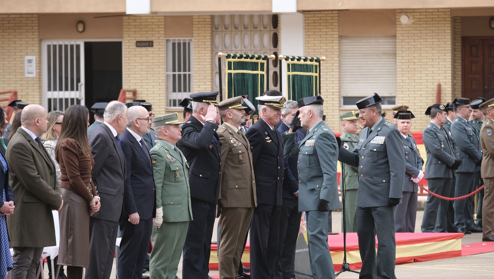 Las imágenes de la toma de posesión del nuevo coronel jefe de la Guardia Civil de Almería
