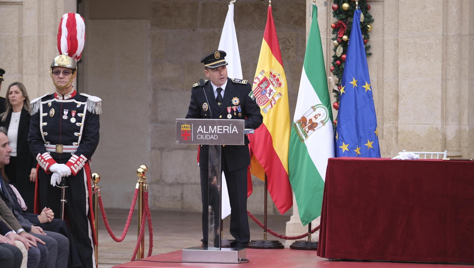 La Policía Local de Almería celebra su patrón San Esteban, en imágenes