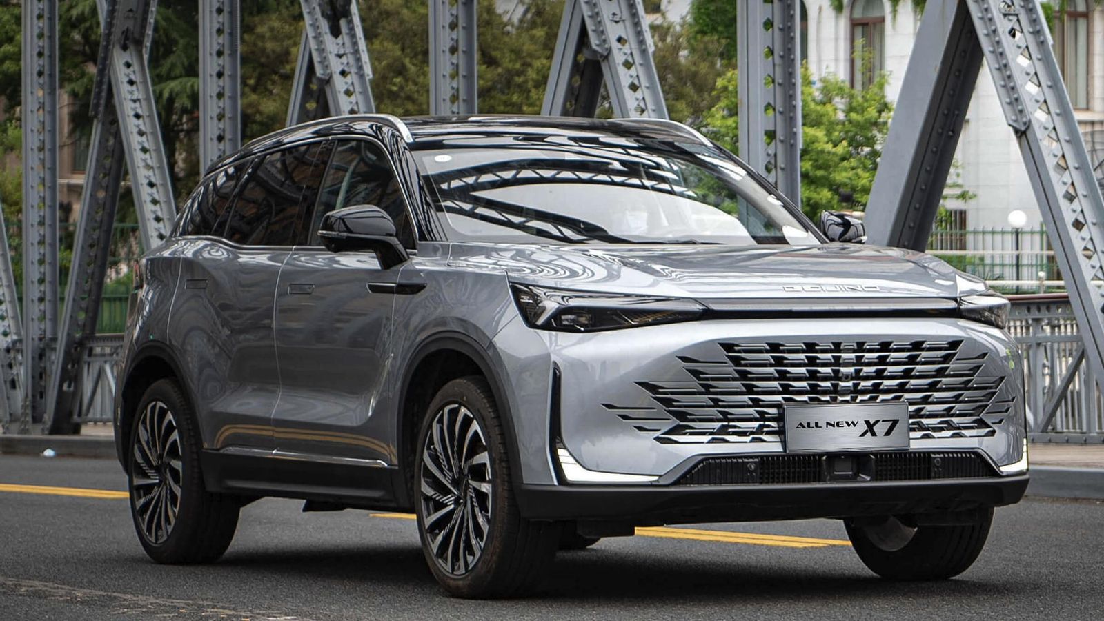 La gama BAIC se nutrirá, antes de que acabe el año, de dos SUV con motores exclusivamente de gasolina. El más grande de los dos será el X7. La gama BAIC se nutrirá, antes de que acabe el año, de dos SUV con motores exclusivamente de gasolina. El más grande de los dos será el X7.