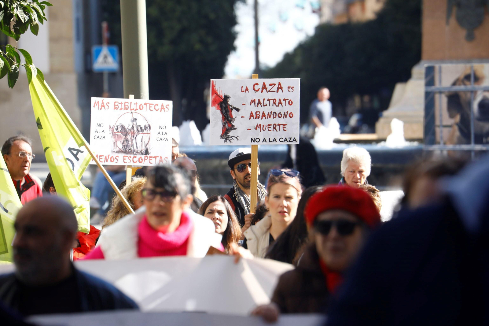 La protesta contra la caza en Córdoba, en imágenes
