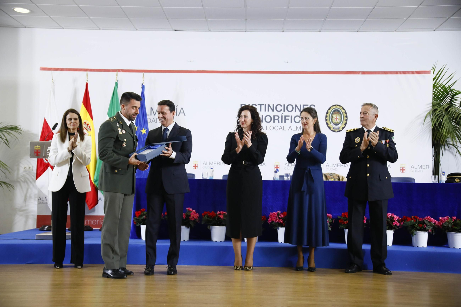 Las imágenes del acto institucional de la Policía Local de Almería con motivo de la festividad de su patrón, San Esteban