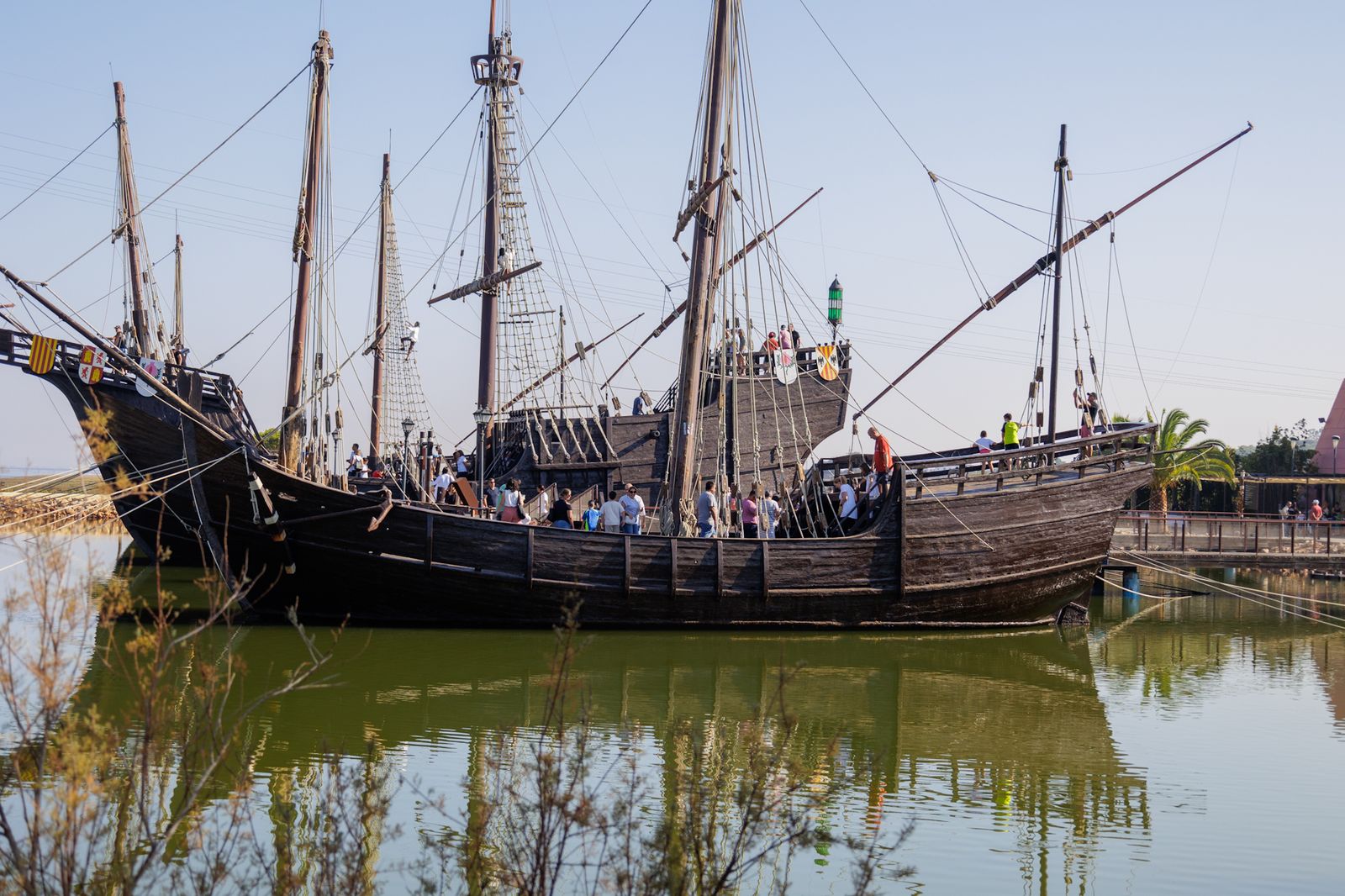 Las imágenes del Muelle de las Carabelas este 12 de octubre