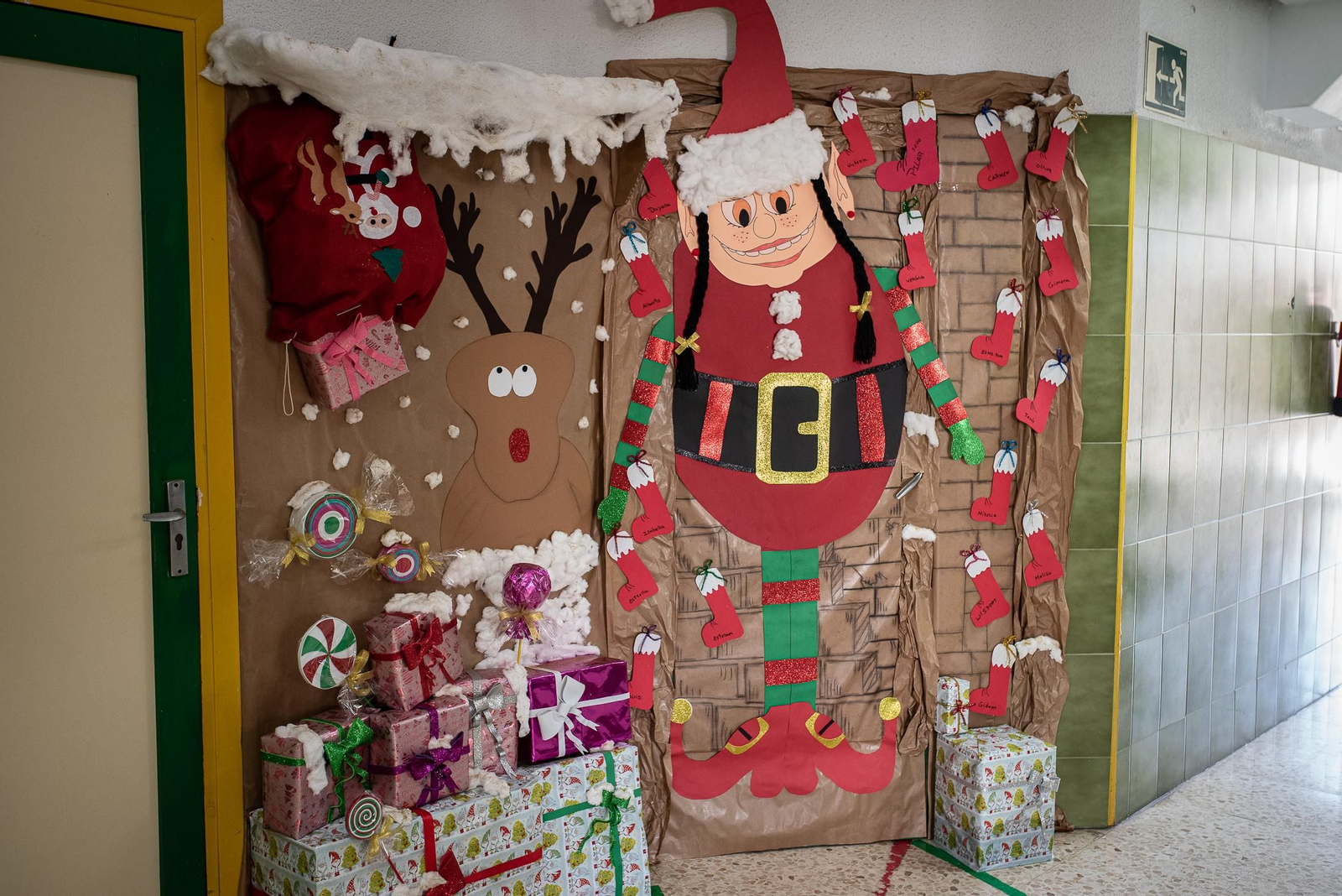 Imágenes de la decoración navideña del Colegio Tartessos