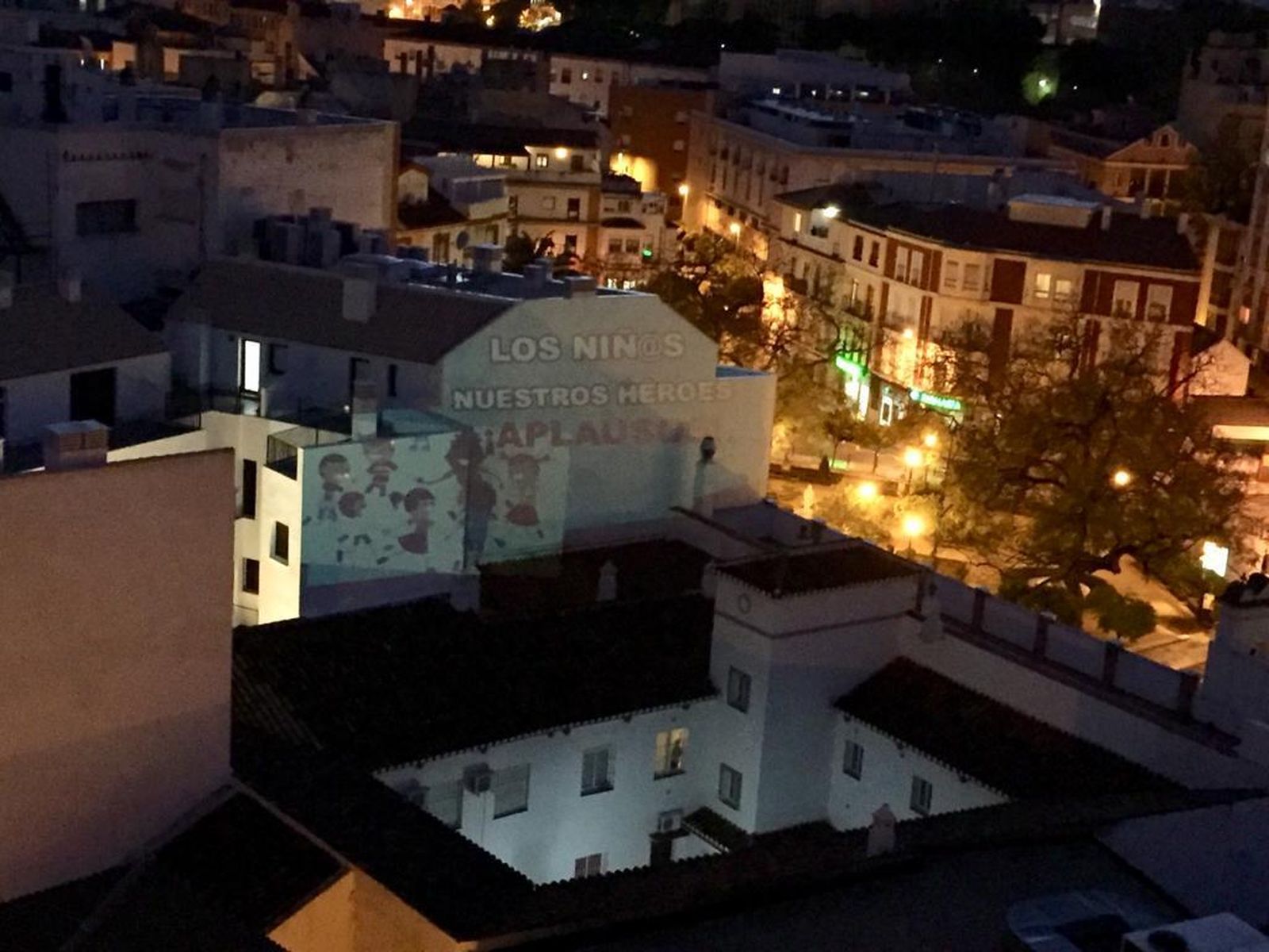 Proyecciones de Antonio Pino en el barrio de La Victoria.