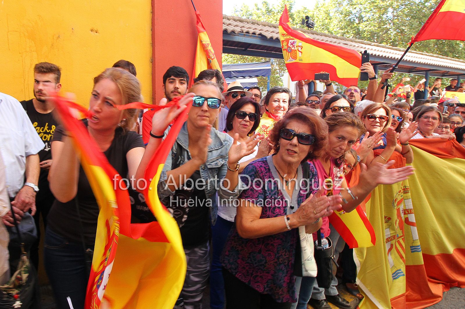 Imágenes de la expedición de Guardias Civiles de Huelva rumbo a Cataluña.