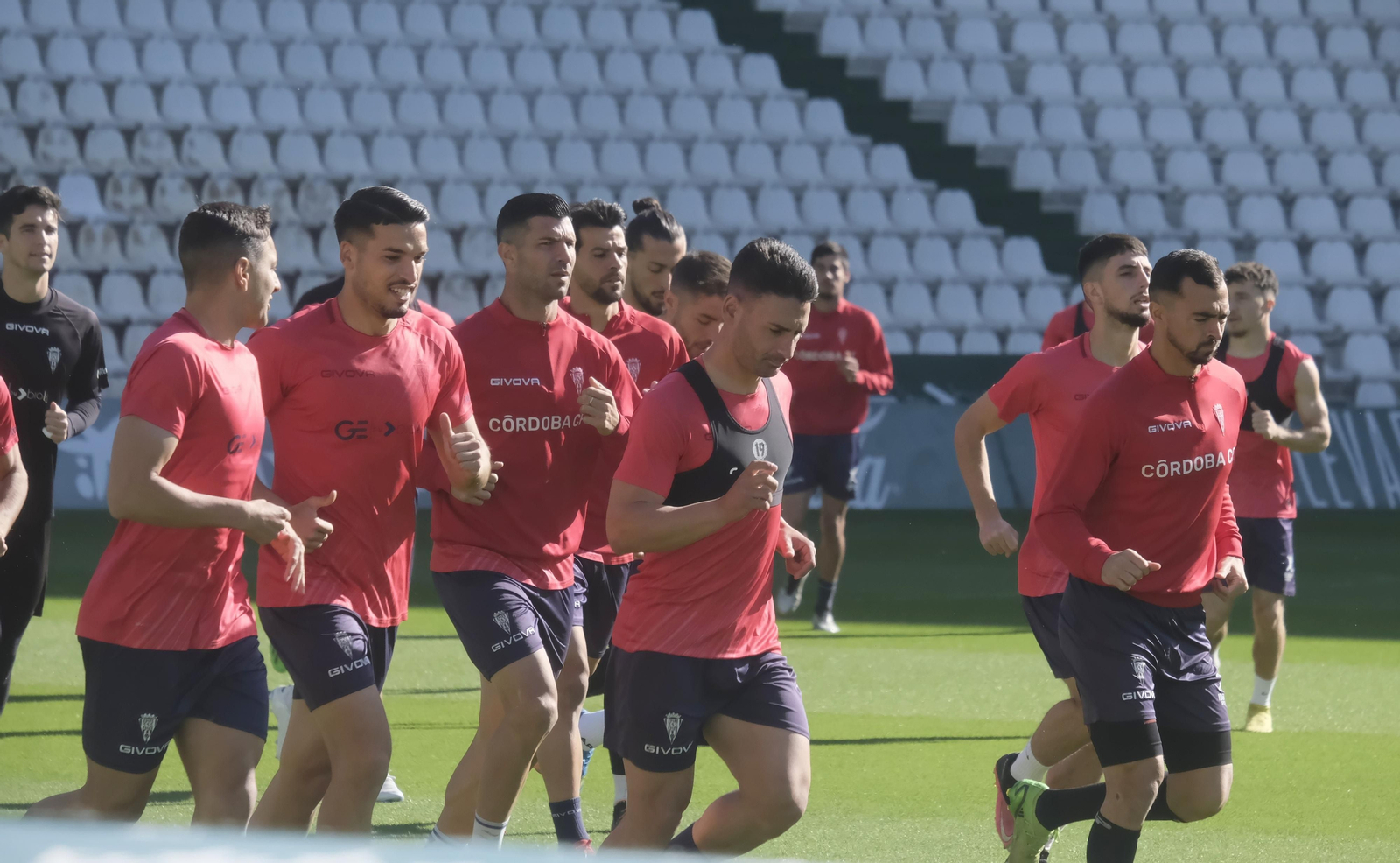 El primer entrenamiento de Manuel Mosquera como técnico del Córdoba CF, en imágenes