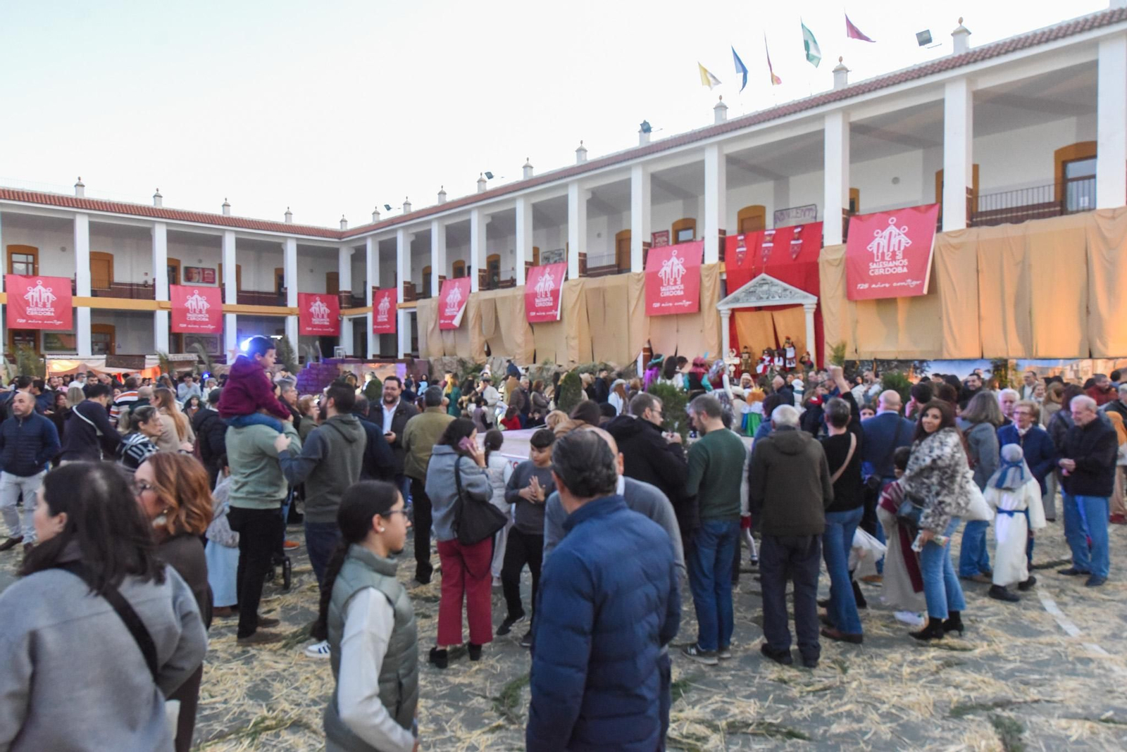 Las mejores fotos del belén viviente del colegio Salesianos de Córdoba