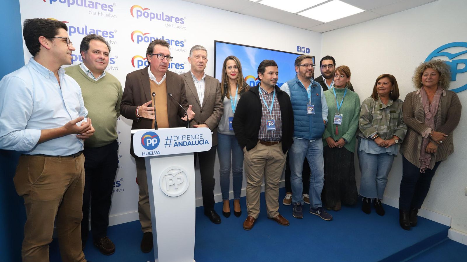 Dirigentes y cargos del PP en el primer análisis tras conocerse os resultados.