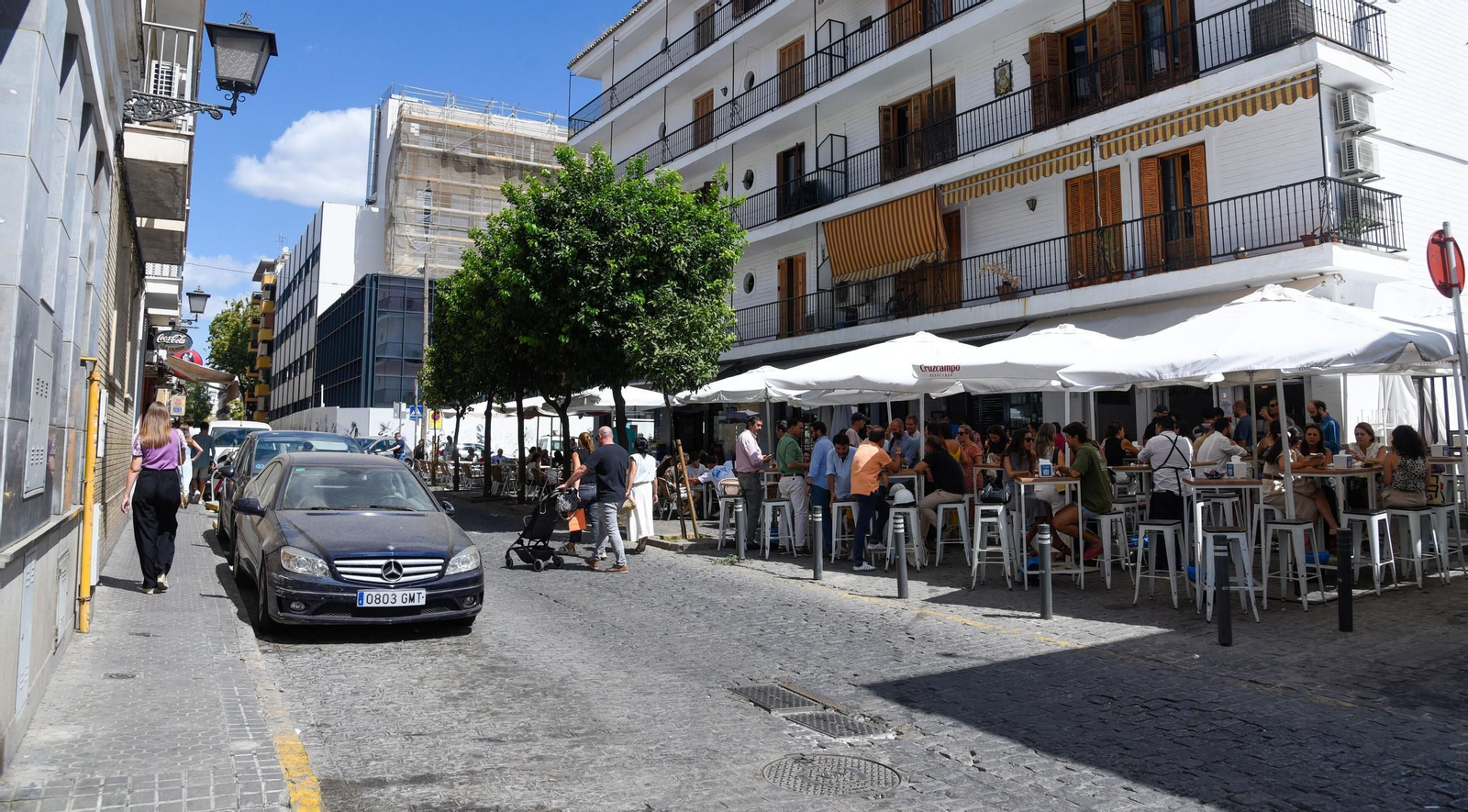 La zona de veladores de la calle.
