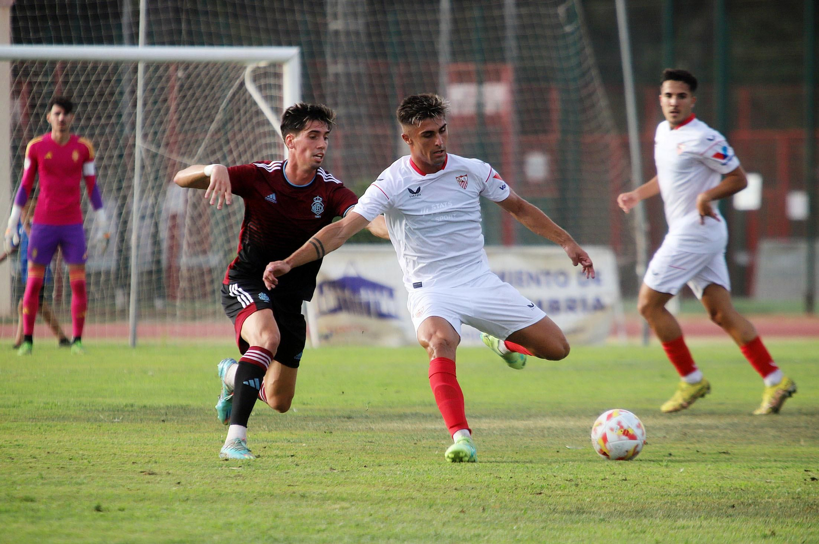Imágenes del Recreativo de Huelva-Sevilla At en el Memorial Manuel González Rodríguez de Punta Umbría