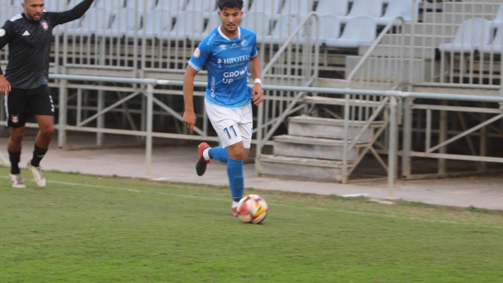 Ilias fue de los más activos en ataque en el primer tiempo. Ilias fue de los más activos en ataque en el primer tiempo.