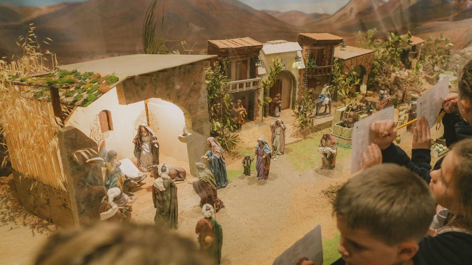 Los más pequeños disfrutando de la tradición rociera.