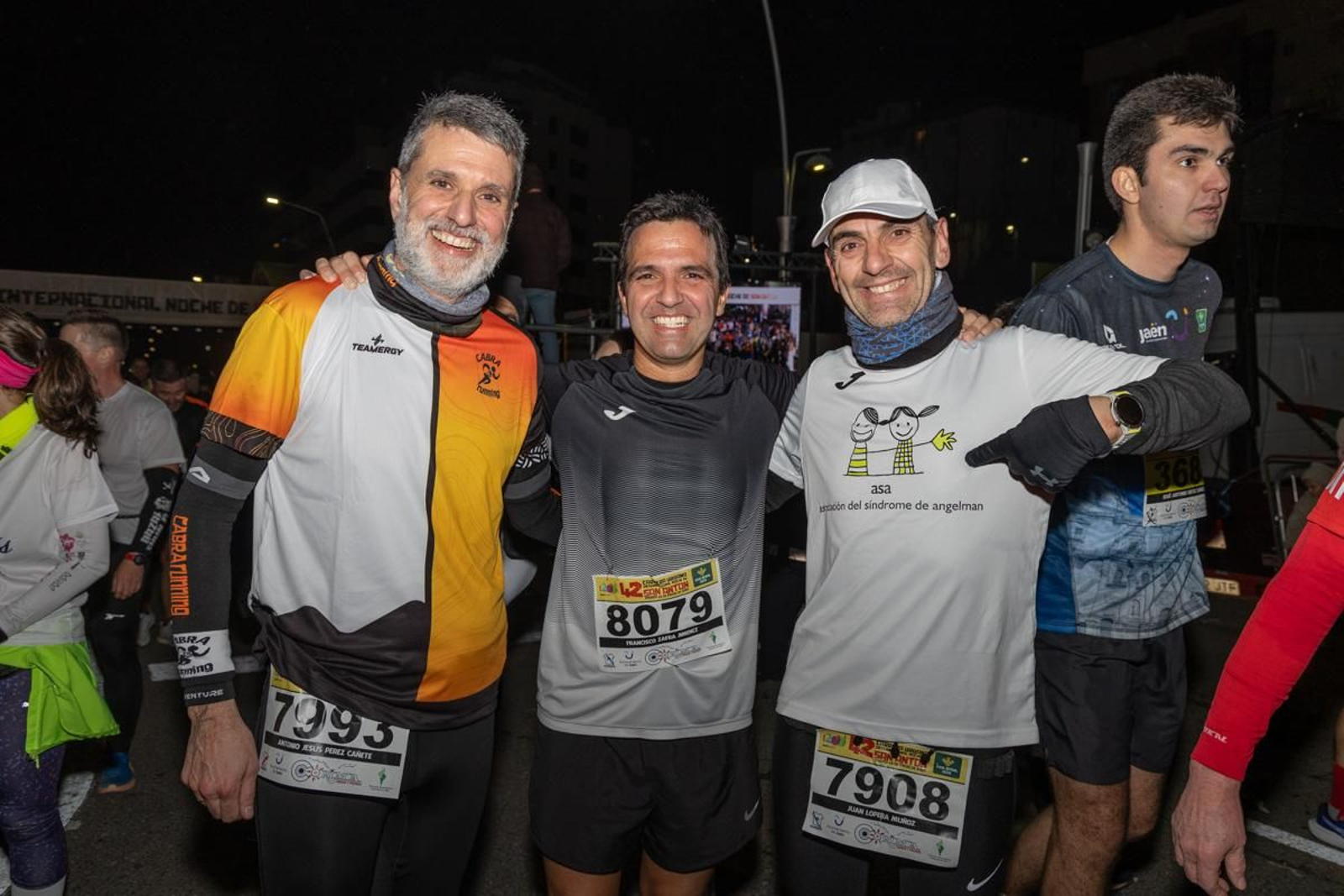 En imágenes: búscate en tu llegada a meta de la Carrera de San Antón 2025 (7)