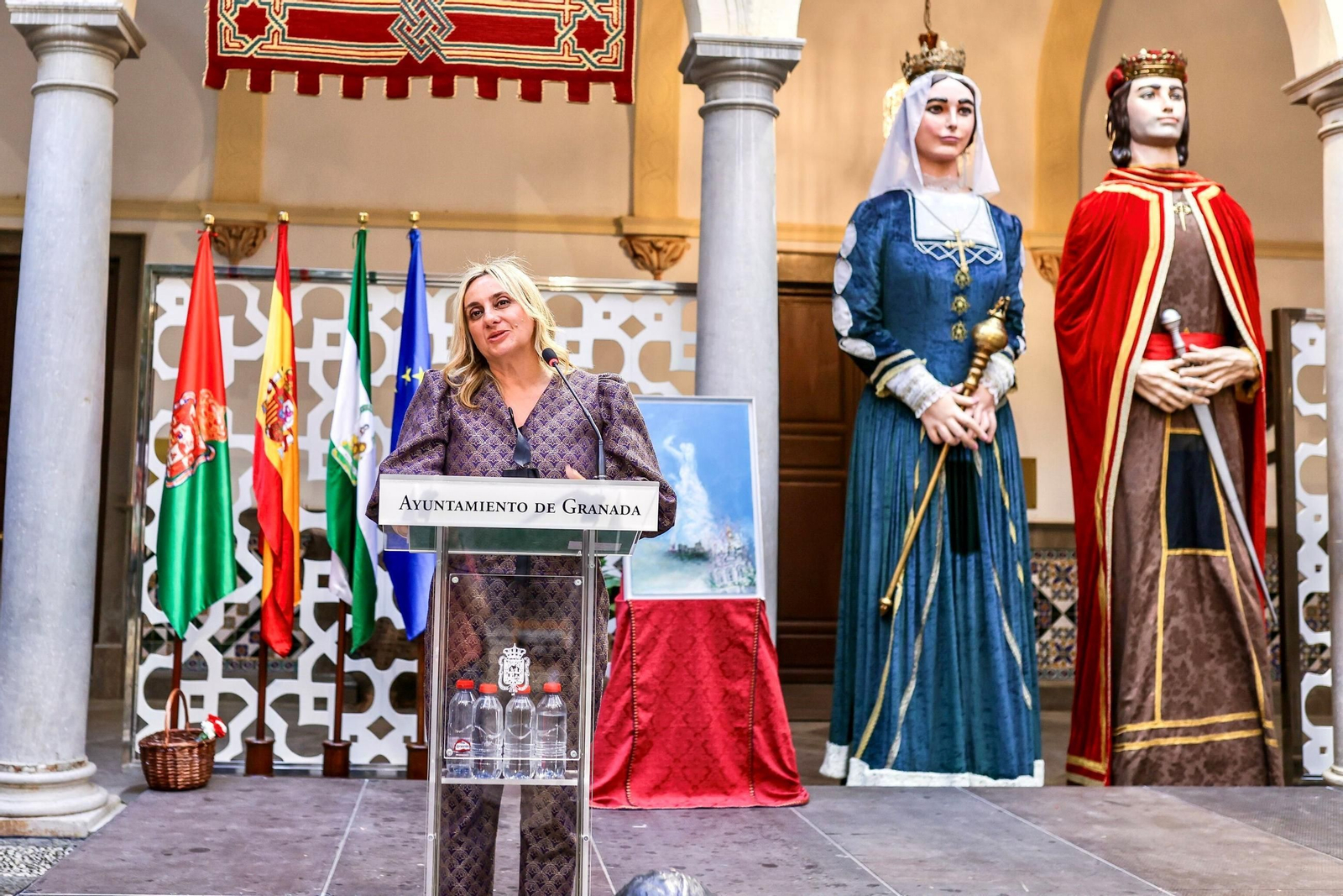 Las mejores imágenes del pregón que marca el inicio de "los días más grandes de Granada"
