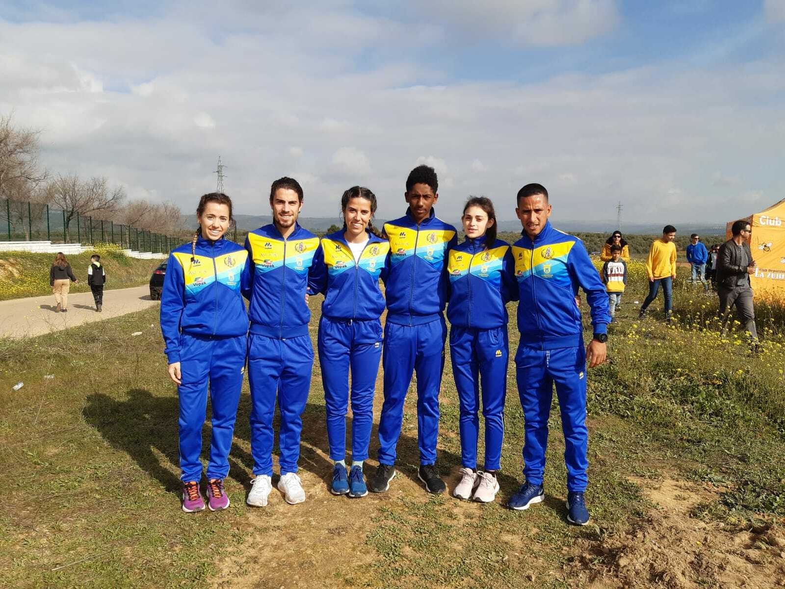 El equipo de cross desplazado por el Bahía a Guarromán.