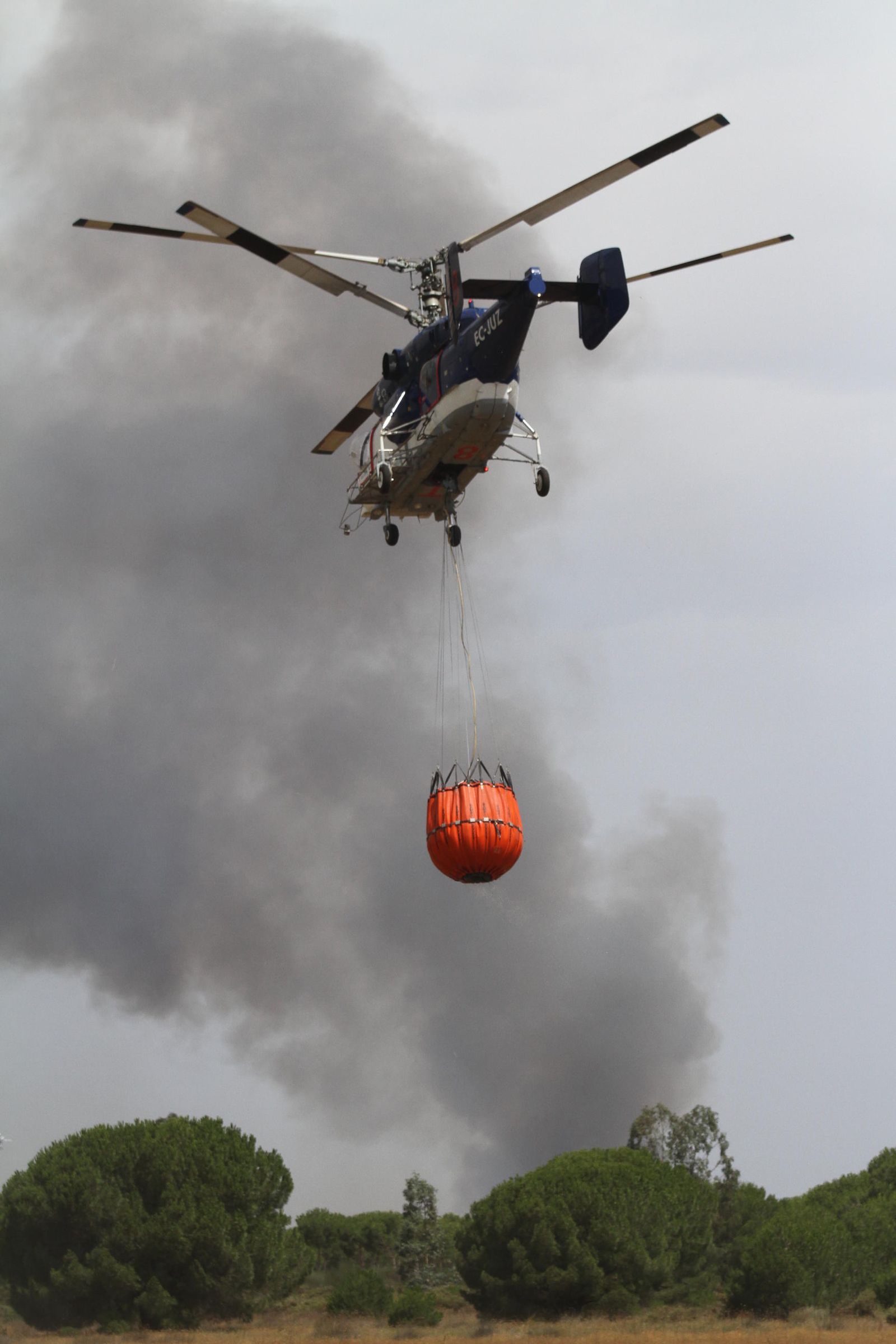 Las imágenes del incendio en Moguer y Mazagón