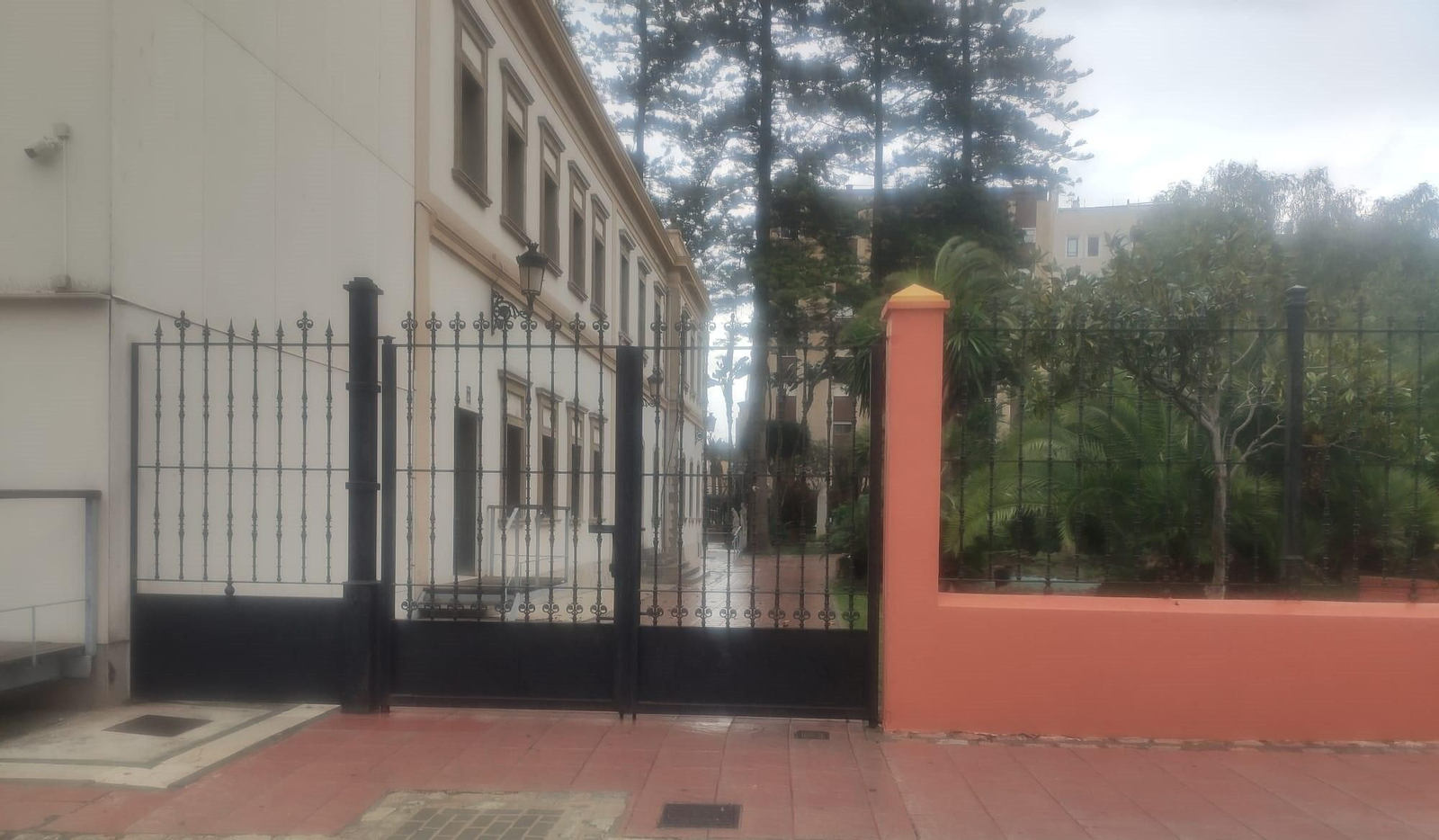 Cierre de los Jardines Saccone por el temporal de este viernes.