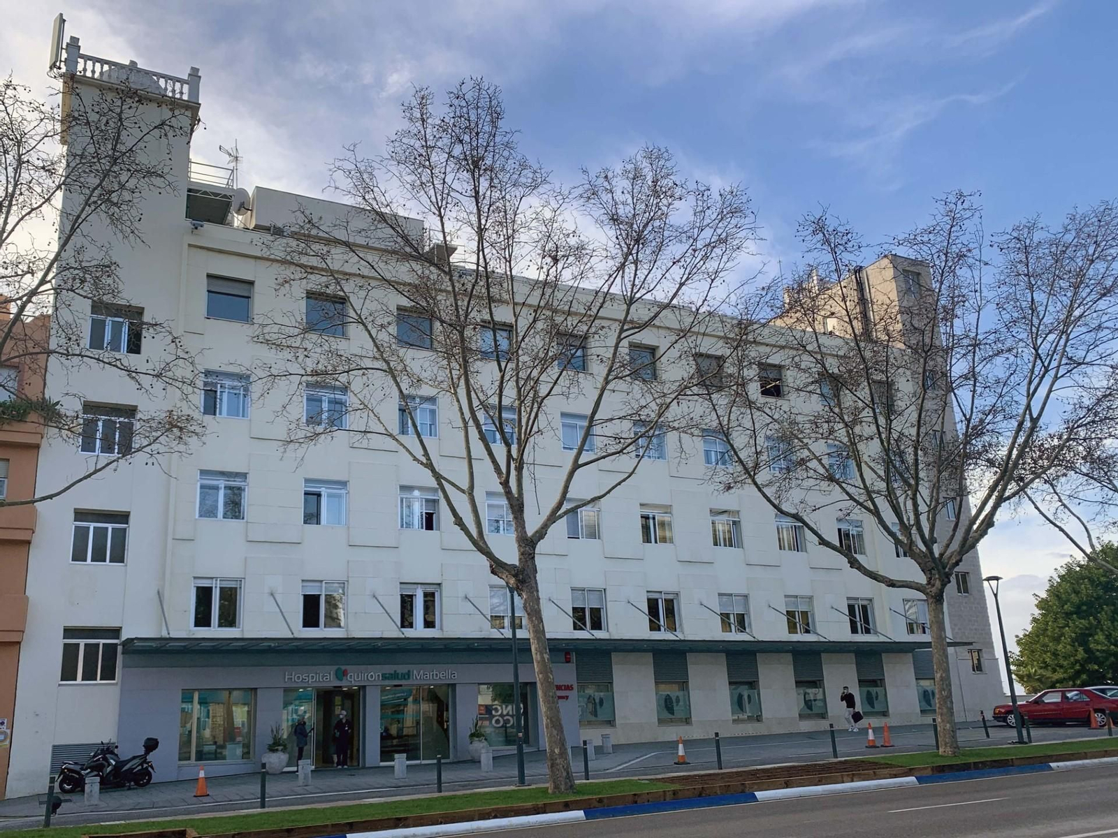 Fachada principal del Hospital Quirónsalud Marbella.