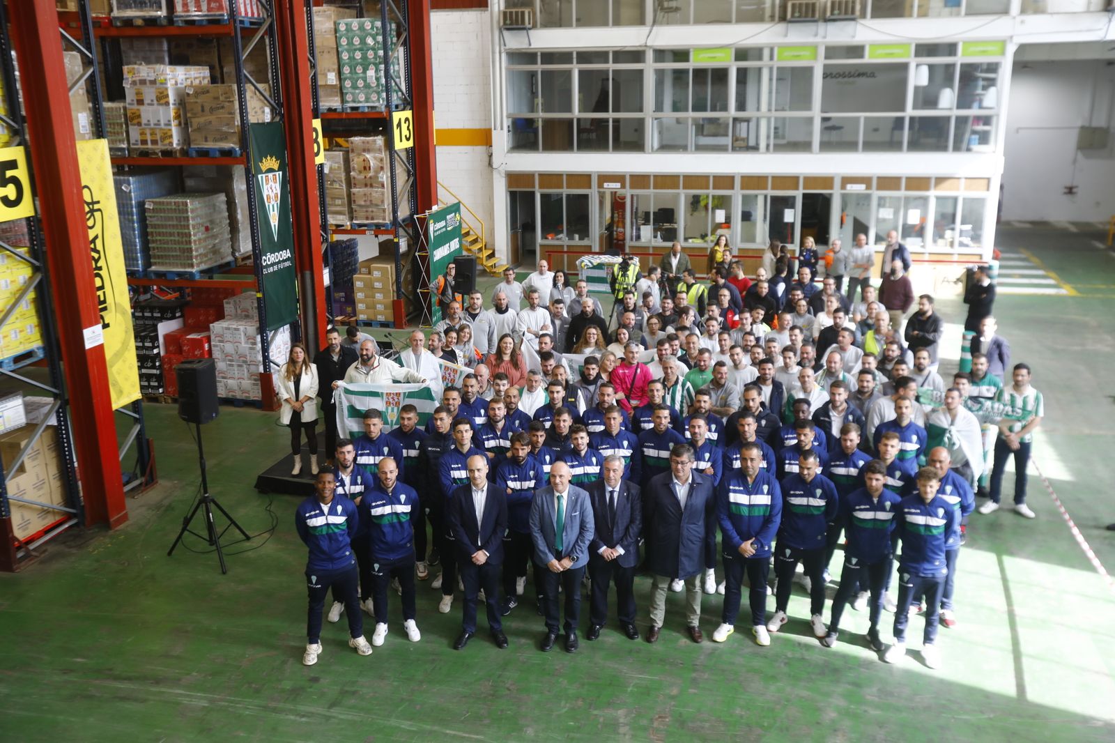 La visita institucional del Córdoba CF a Supermercados Piedra, en imágenes