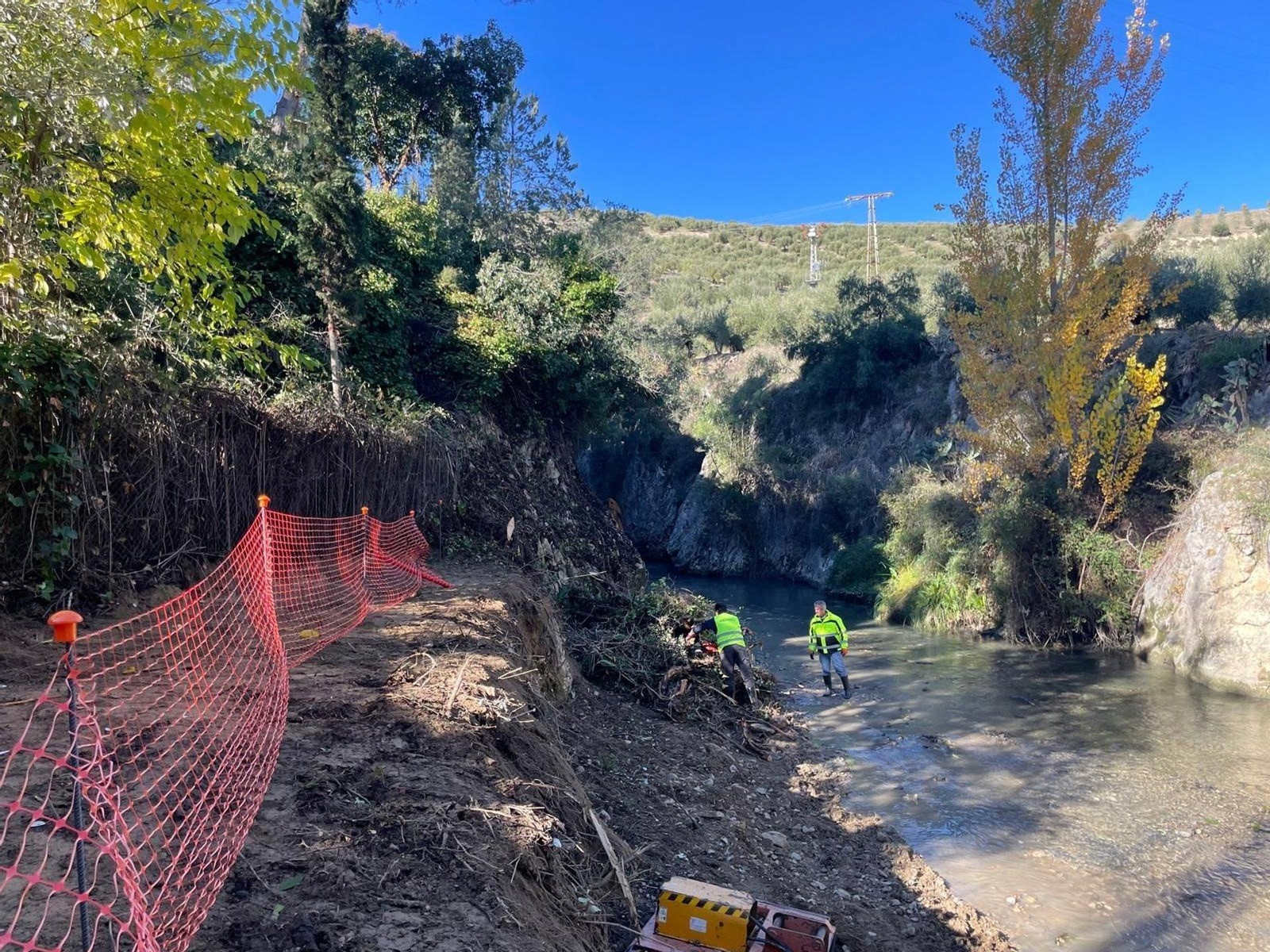 Obras de la segunda fase de intervención en Los Cañones para la instalación de las pasarelas.