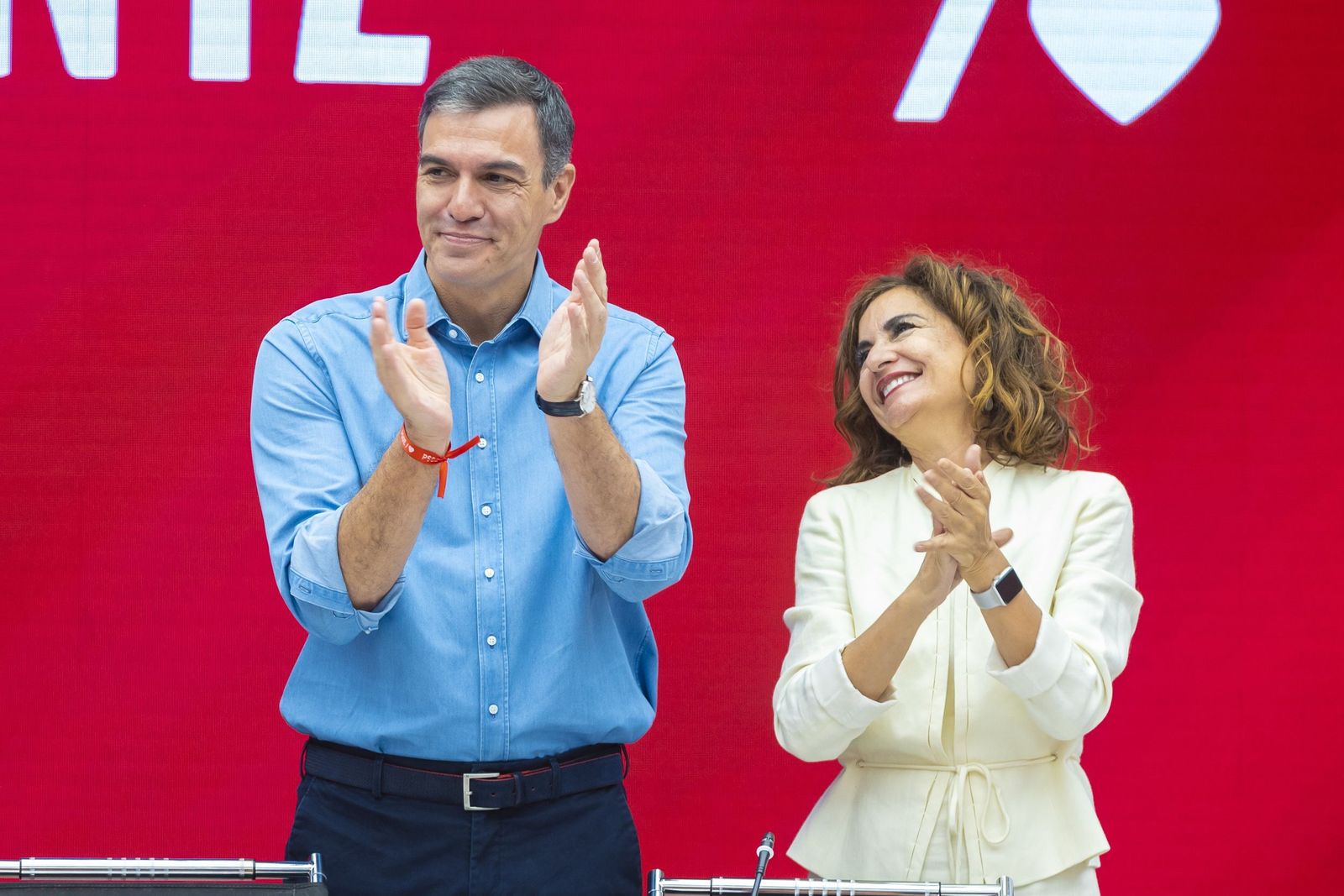 Pedro Sánchez y María Jesús Montero, antes de comenzar la Ejecutiva Federal este lunes.