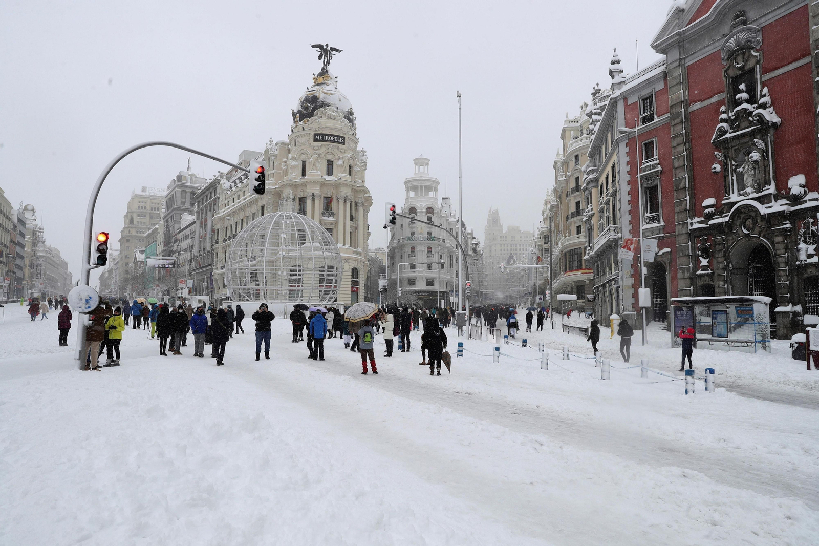El segundo día del temporal 'Filomena' en imágenes: más nieve y caos