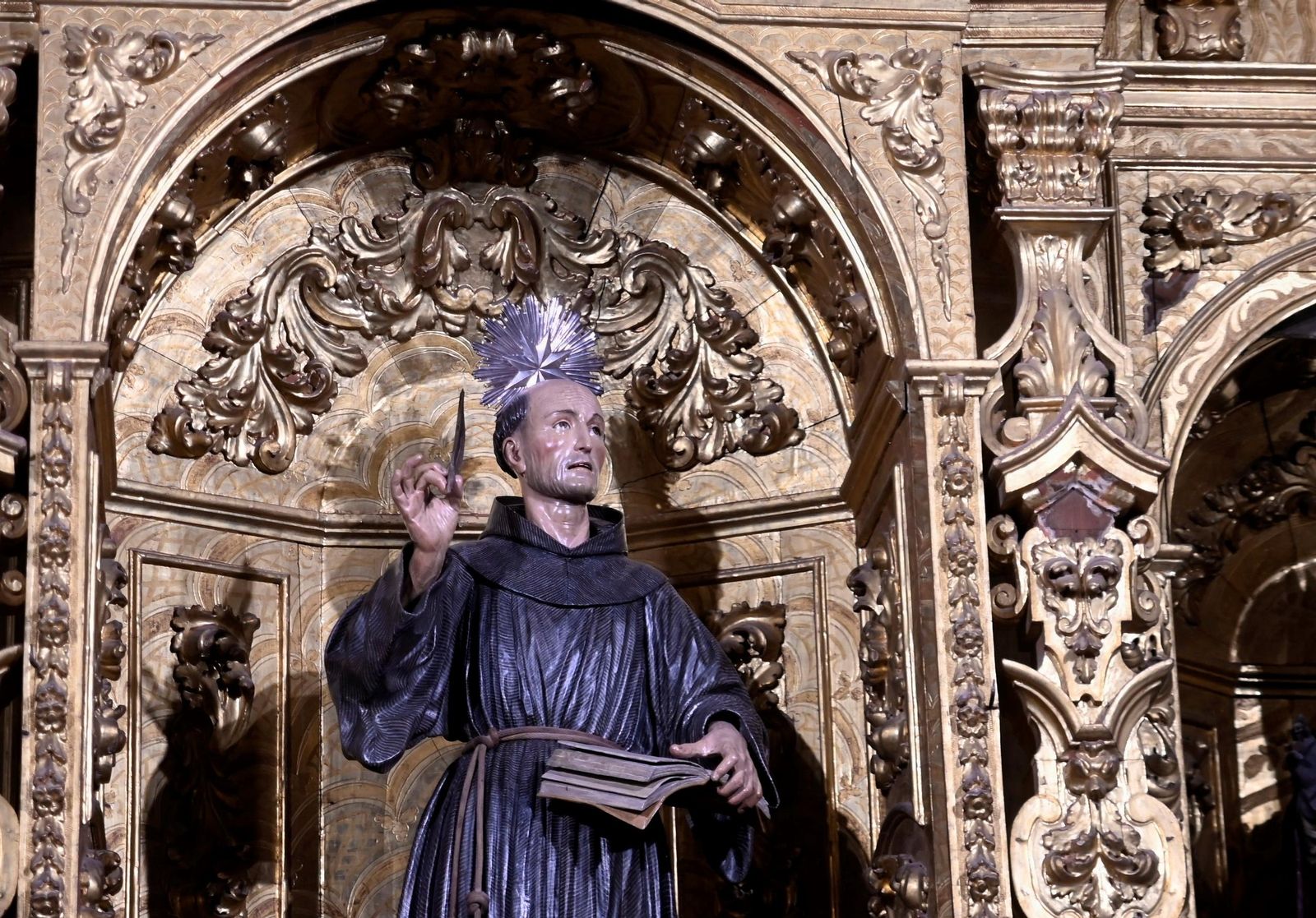 Un paseo en fotografías por la inconfundible iglesia de San Francisco de Córdoba