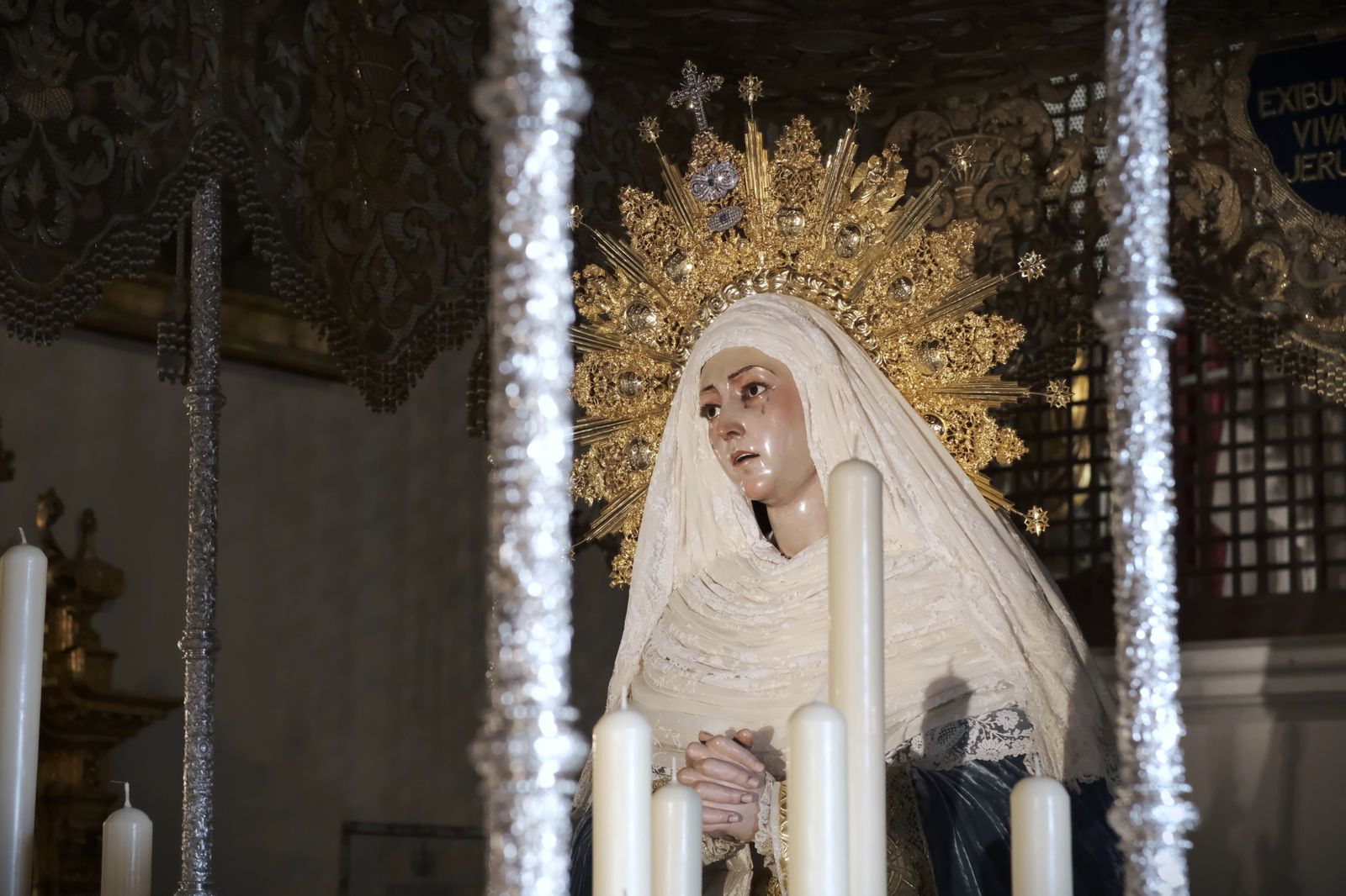 La imágenes de la Virgen de las Aguas del Museo en su palio