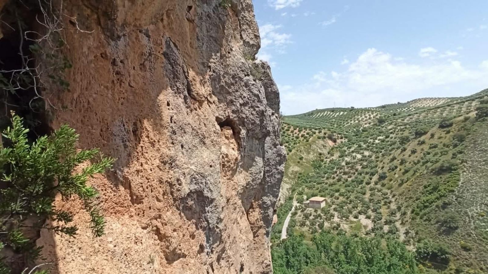 Panorámica desde los tajos de las Llanás, en Almedinilla.