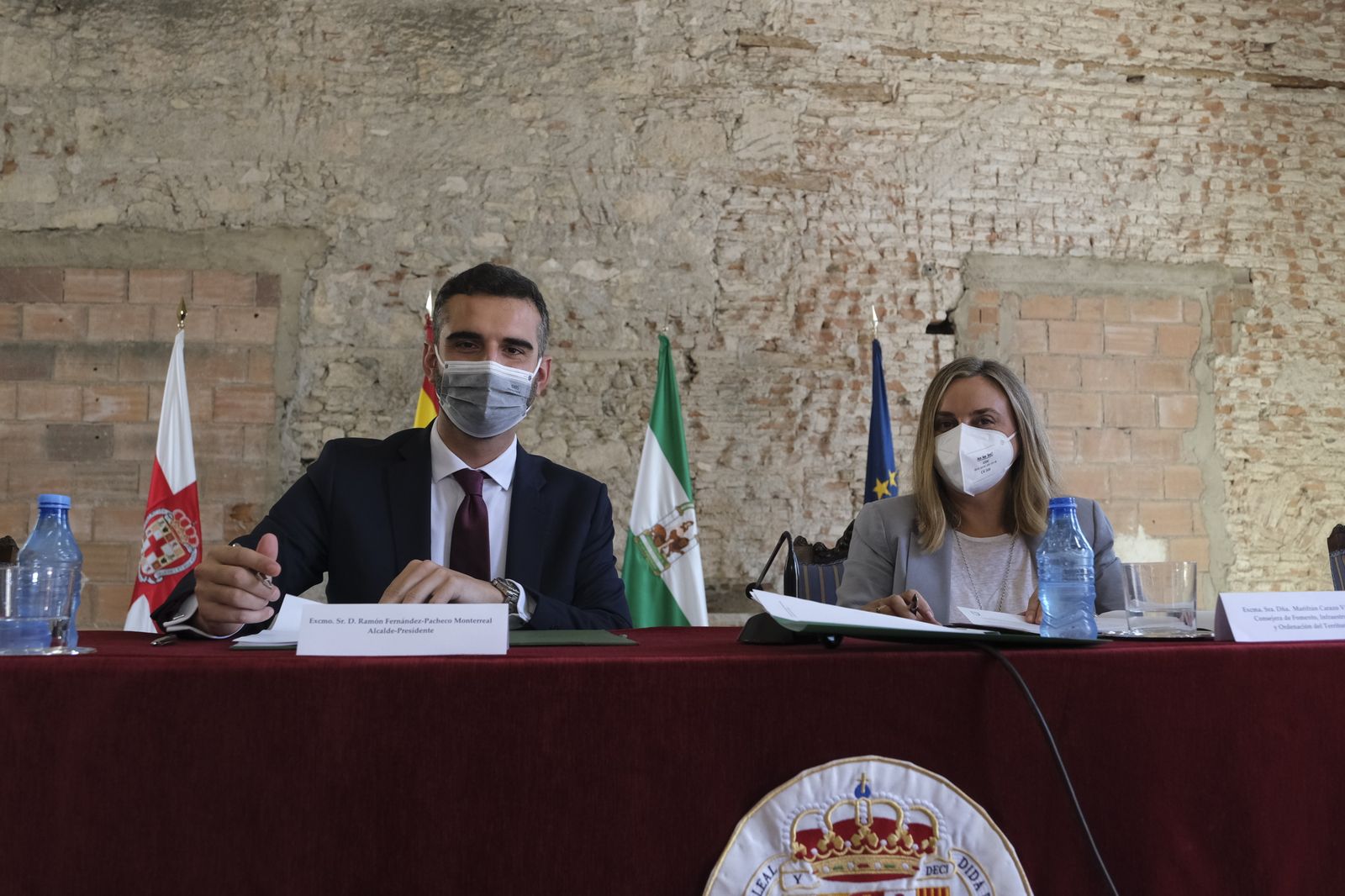 Fotogalería de la firma del convenio de las obras finales del edificio del Ayuntamiento de Almería