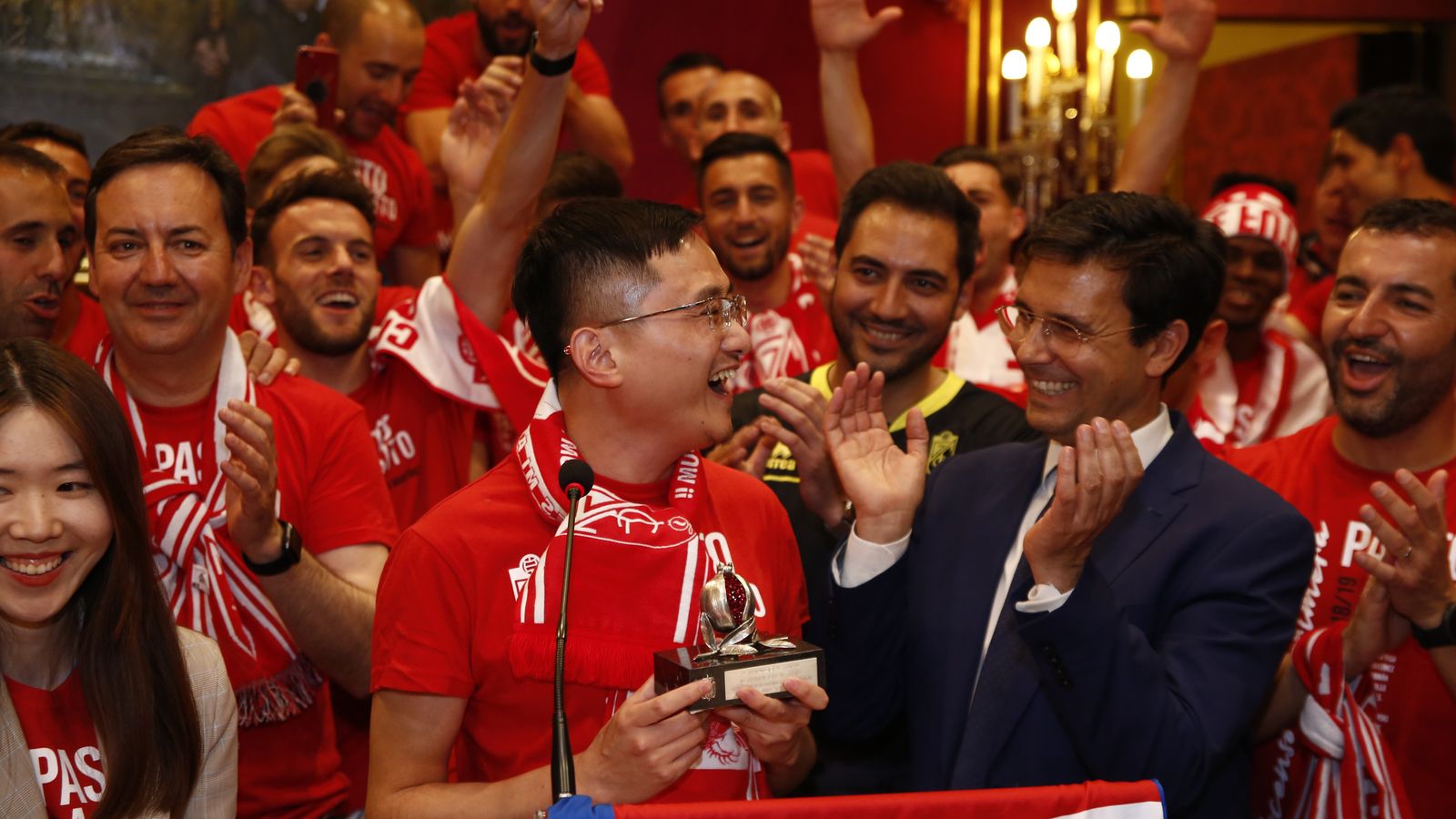 Jiang Lizhang vivió con efusividad la celebración del ascenso