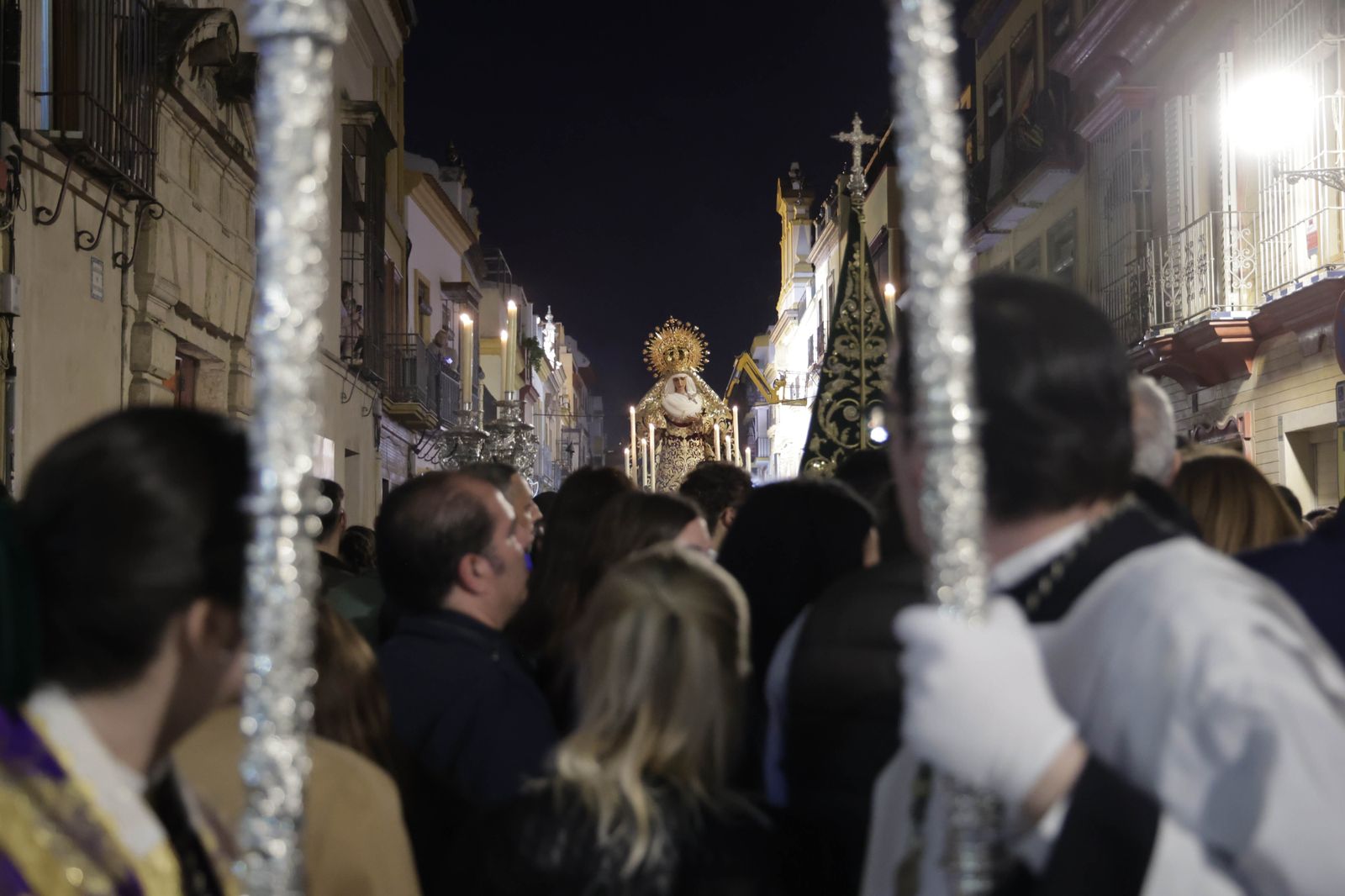 Las imágenes del traslado de la Esperanza de Triana a Santa Ana