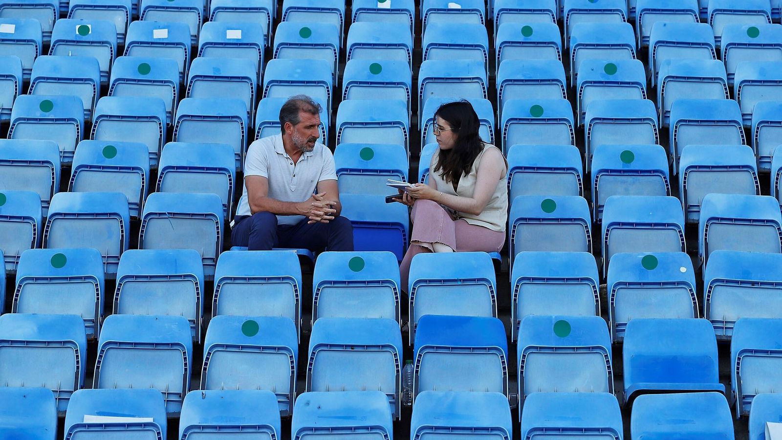 El director deportivo del Decano, durante la entrevista a Huelva Información.