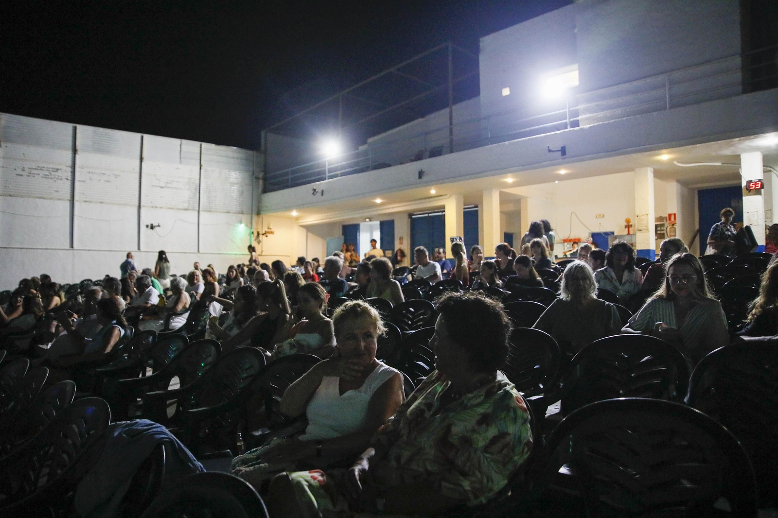 Imágenes de la última proyección en el cine de verano de Garrucha Imágenes de la última proyección en el cine de verano de Garrucha