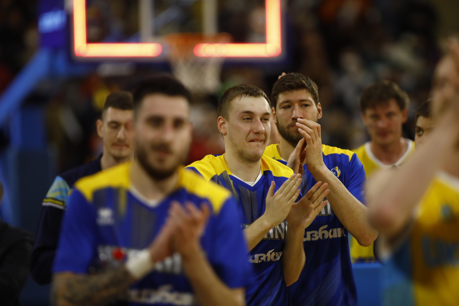 Las imágenes del emotivo encuentro entre España y Ucrania en Córdoba