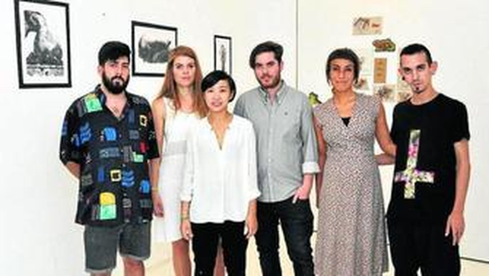 Un momento de la inauguración ayer en la SalaCal de la obra de las dos artistas.