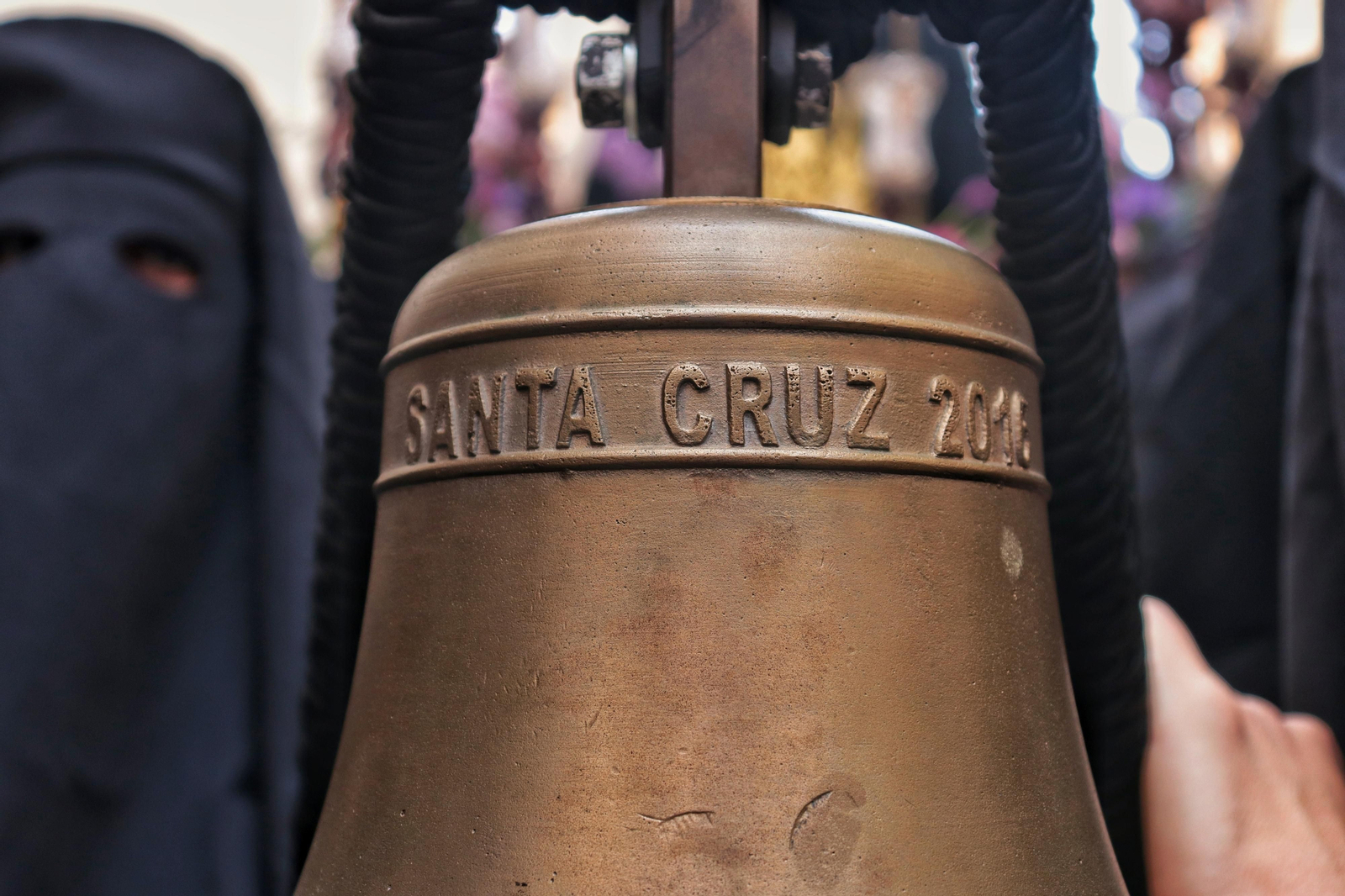 Santa Cruz en el Jueves Santo de Málaga, en imágenes