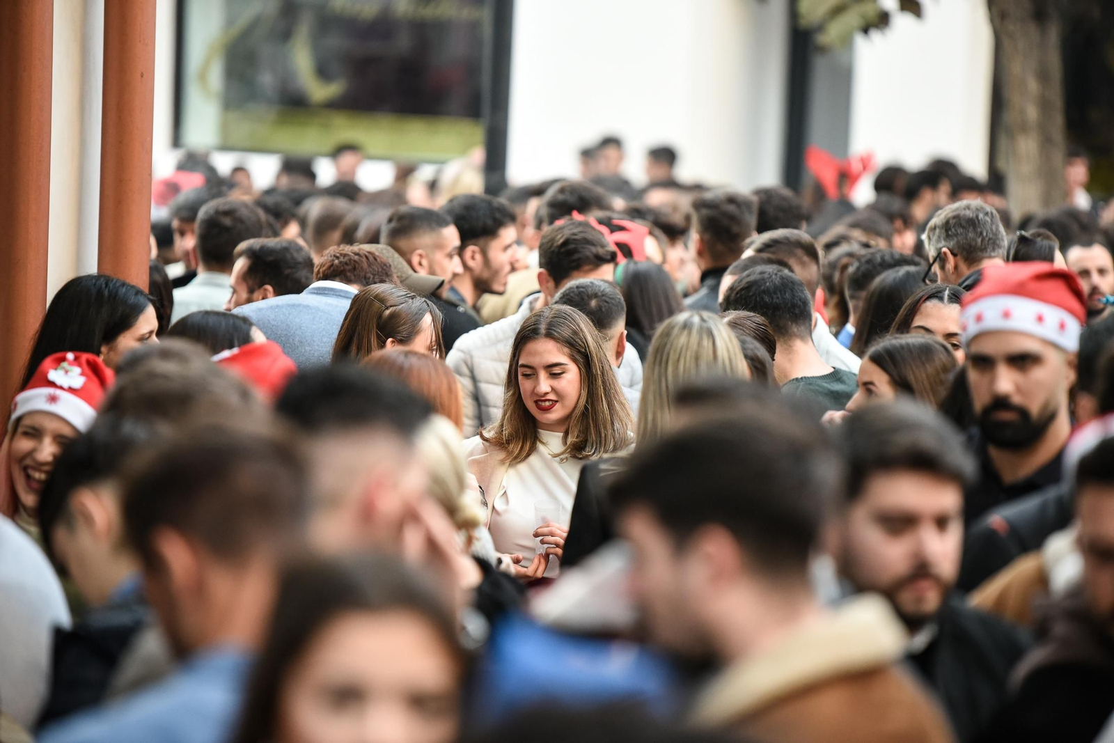 Imágenes de las celebraciones en el centro de Huelva la tarde del 24