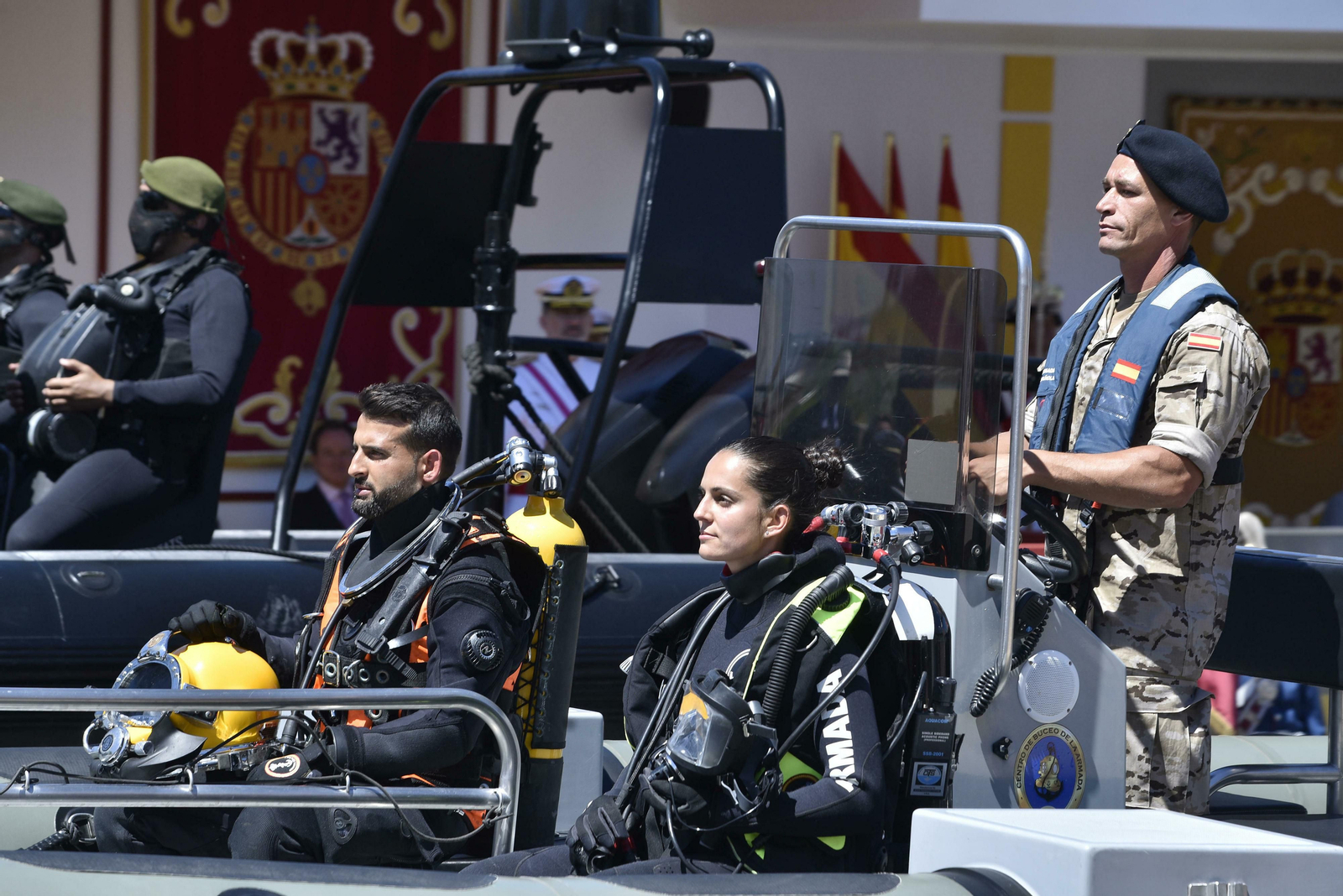 Las imágenes del desfile del Día de las Fuerzas Armadas en Sevilla