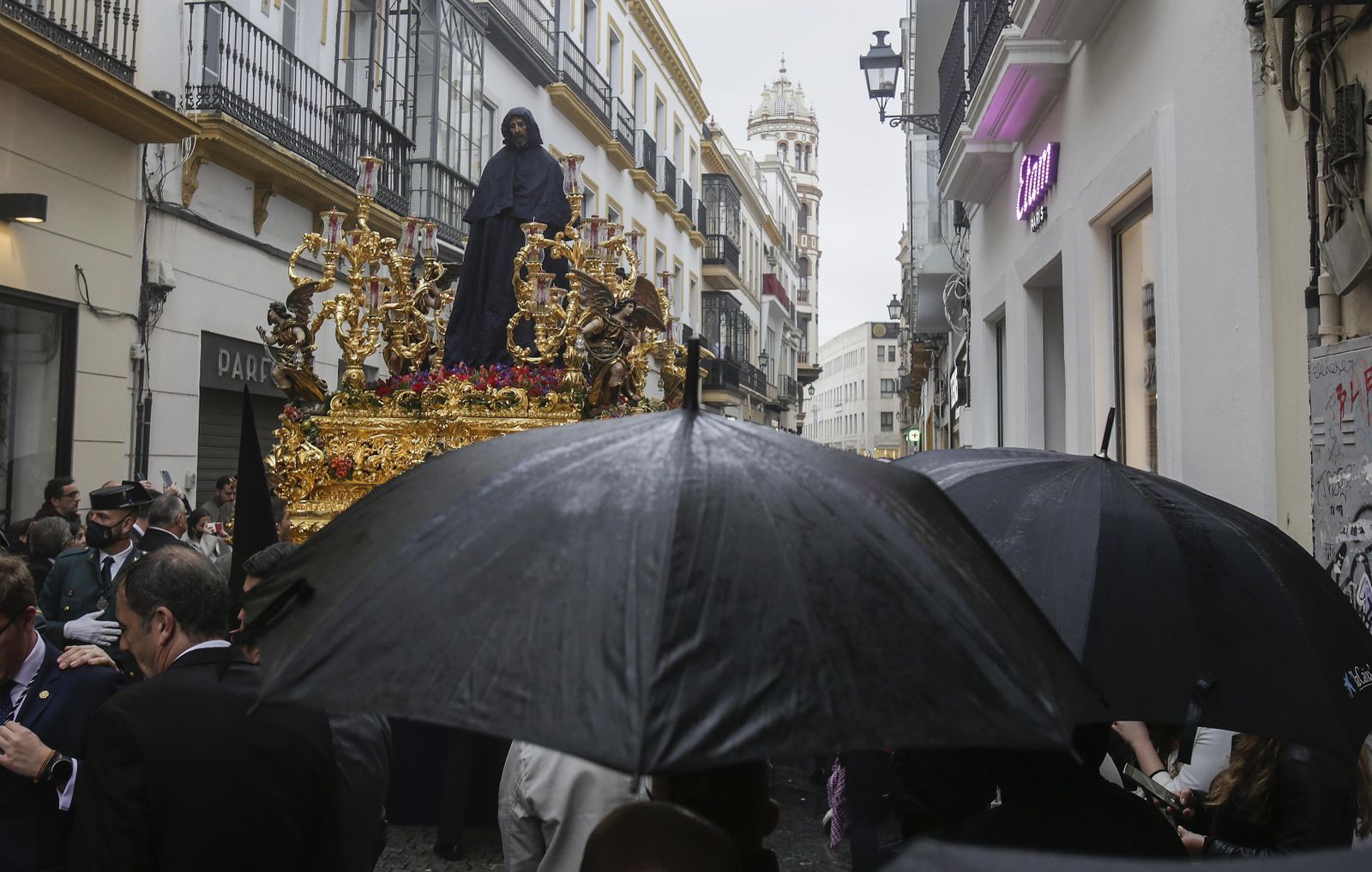Santa Genoveva por la calle Velázquez