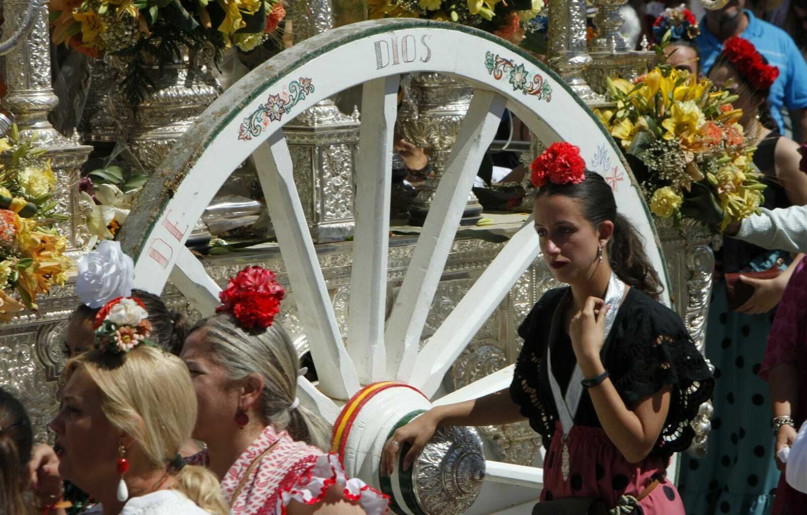 El paso de las hermandades del Rocío por Villamanrique, en imágenes