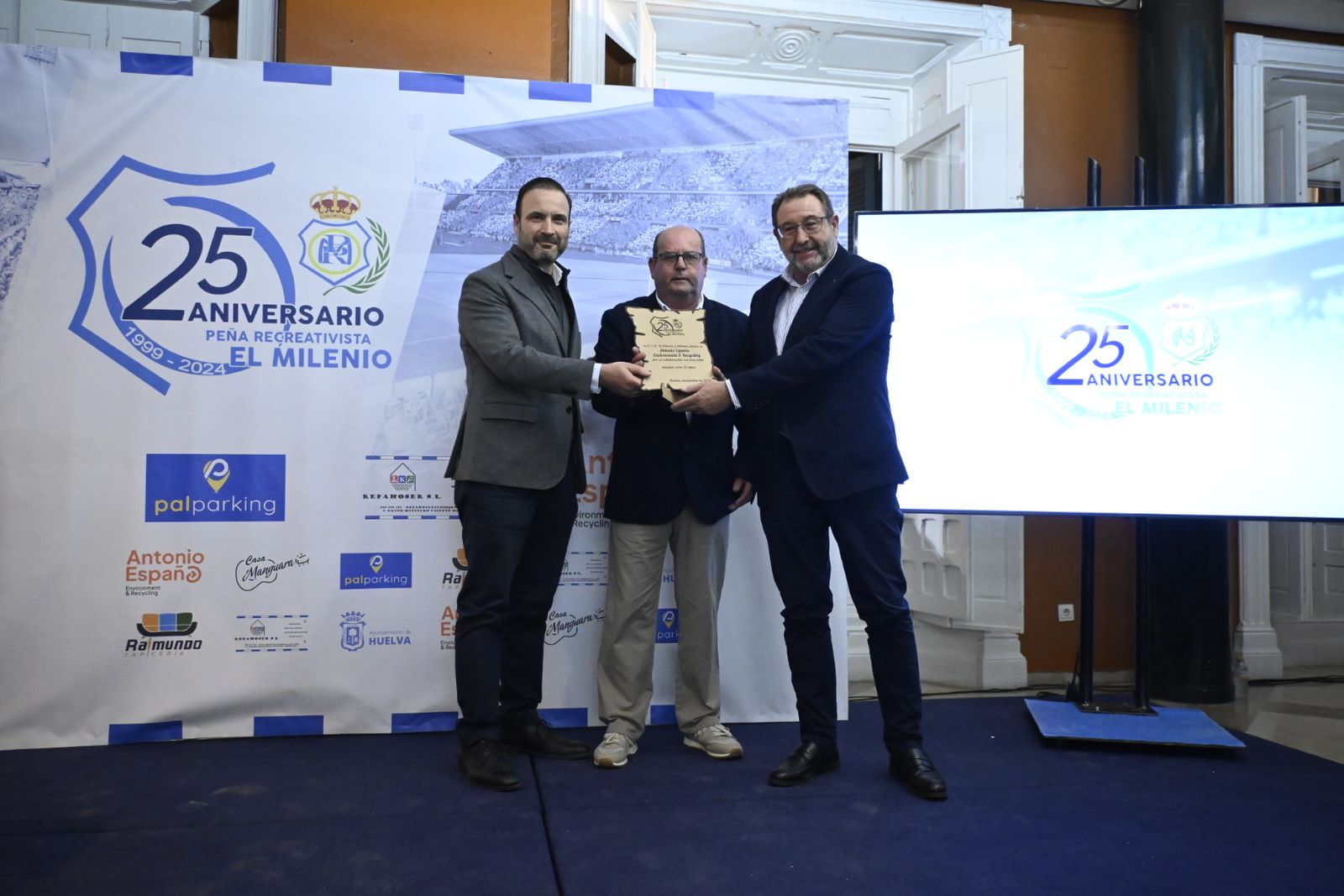 Acto de celebración del 25 aniversario de la Peña Cultural Recreativista 'El Milenio' en imágenes