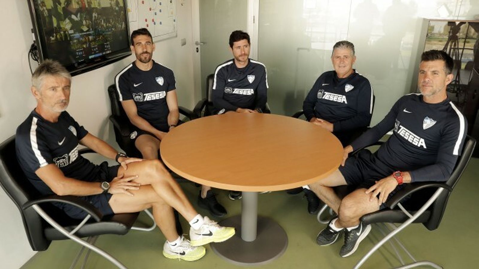 El cuerpo técnico del Málaga CF.