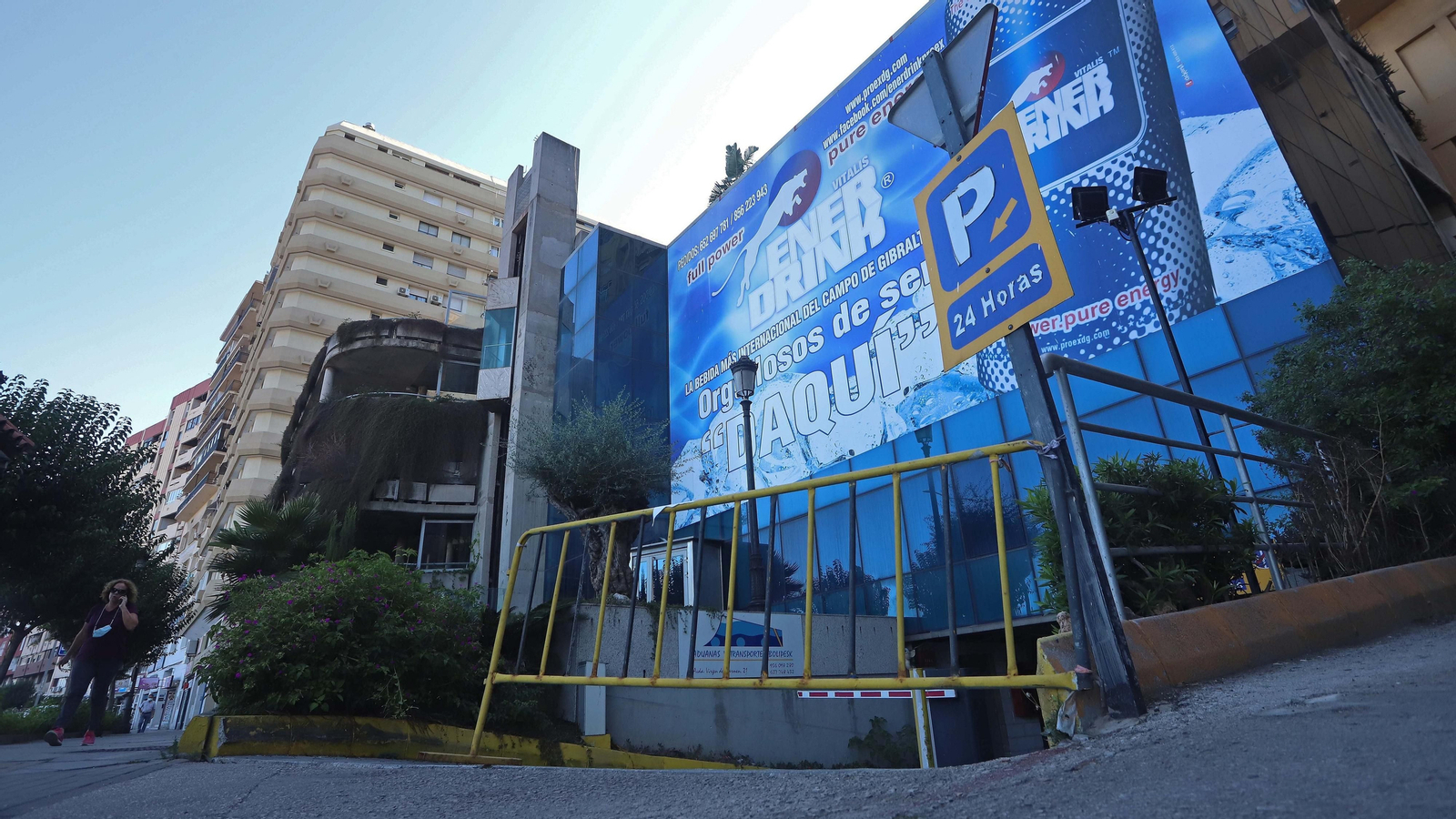 Fotos del cierre del parking La Escalinata en Algeciras Fotos del cierre del parking La Escalinata en Algeciras